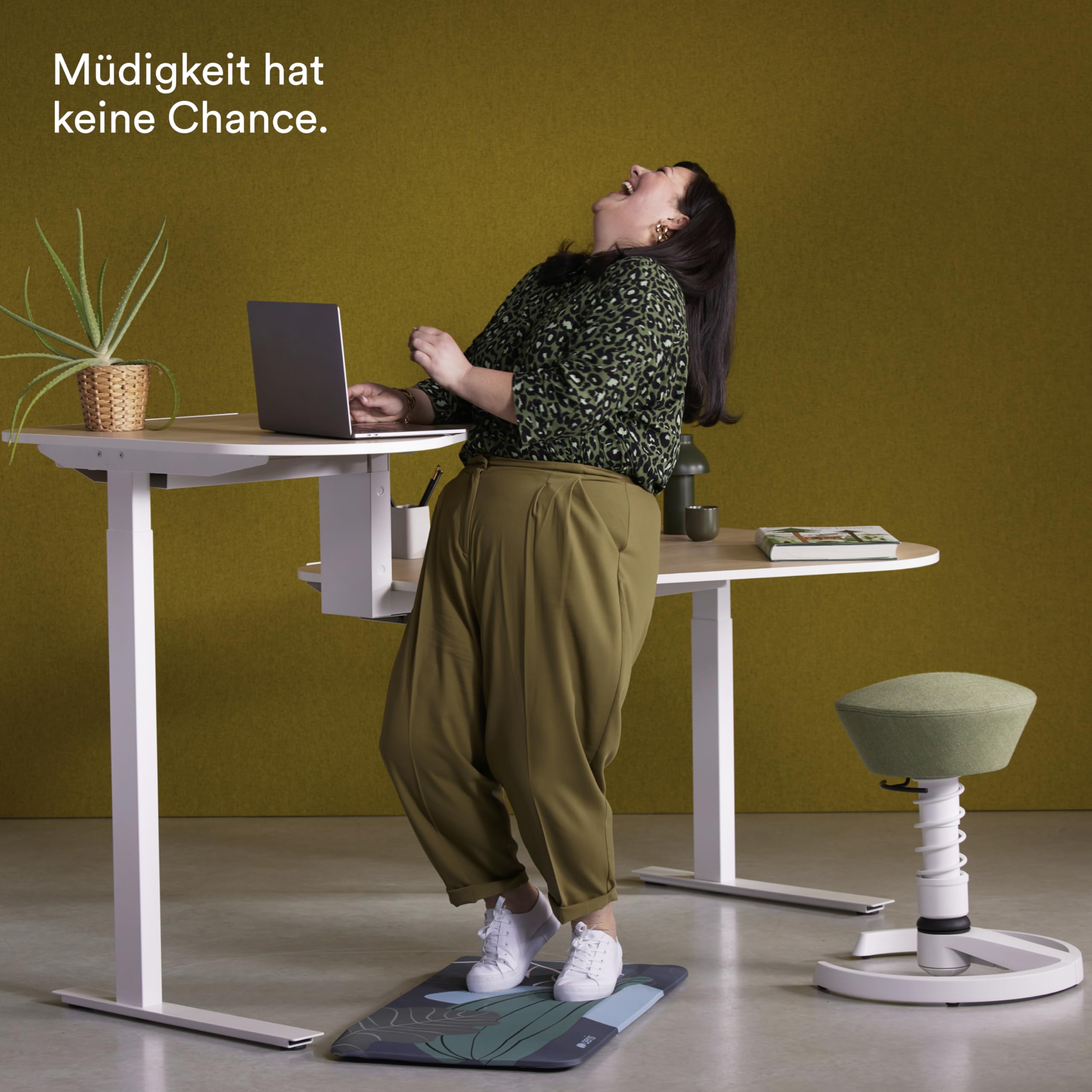 aeris Muvmat Anti Ermüdungsmatte für Stehtische – Ergonomische 2-Zonen Schreibtisch Stehmatte für gesundes Stehen – strapazierfähige Arbeitsplatzmatte Bezug Jungle