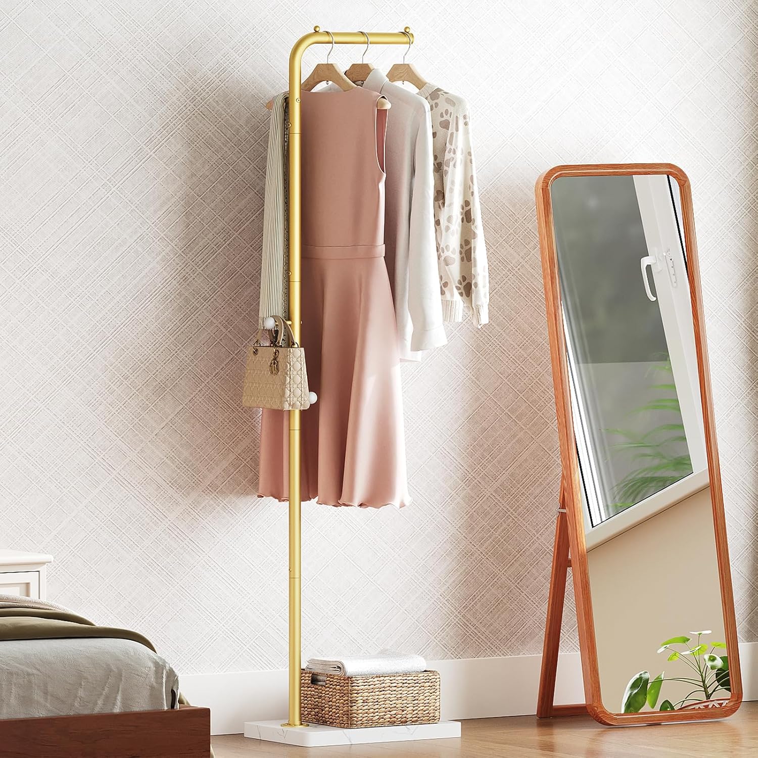 L Shaped Glod Coat Rack, Metal Coat Tree, Modern Clothes Rack with 3 Hooks and Thickened Base, Floor Standing Coat Hanger Stand, for Entryway, Living Room, Cloakroom, Gold and White YM01DWY1