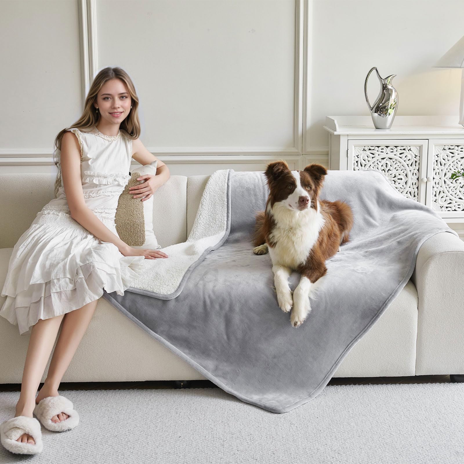 LiveGo Couverture imperméable pour animal de compagnie – Couverture réversible en polaire Sherpa pour chien, en peluche douce, lavable pour canapé, lit et meubles – Housse antidérapante pour animal