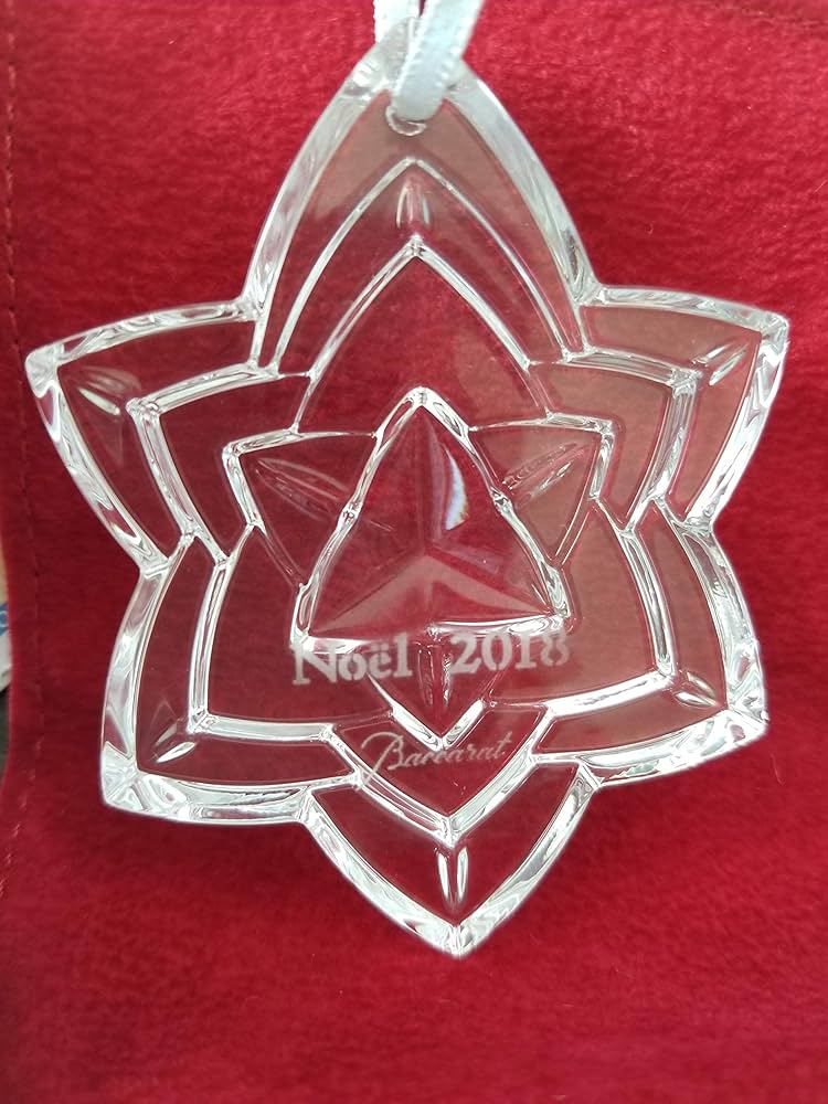 新品未使用 Baccarat クリスタルornament 2018 新品未使用✨Baccarat✨高級 バカラグラス クリスタル 2018 箱