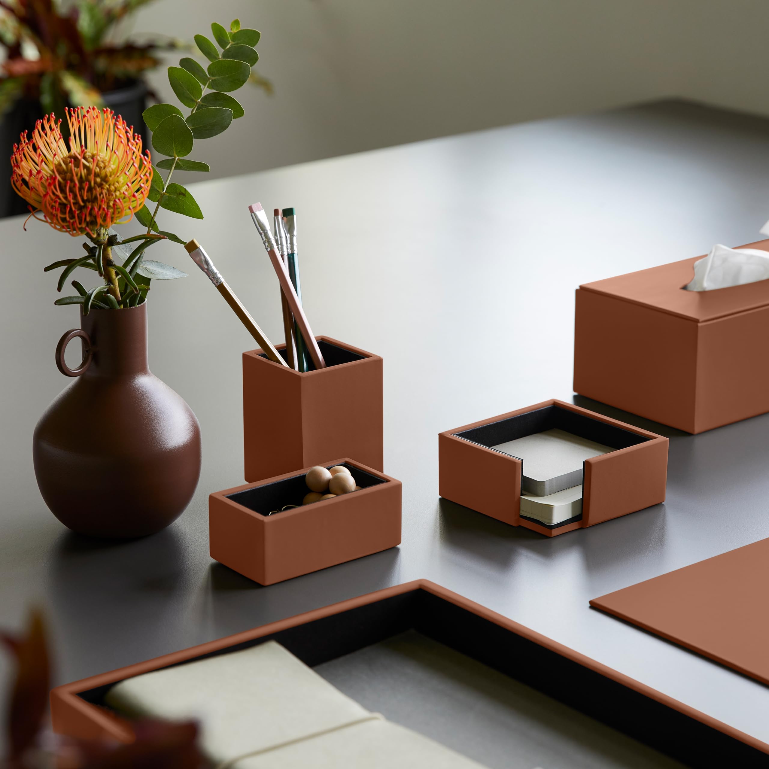 Eglooh - Minerva - Brązowy Pomarańczowy Brązowy Skórzany Uchwyt na ulotki Biurko, Notatnik, Schowek - cm 11,2 x 11,2 x H.4,5 - Wyprodukowano we Włoszech