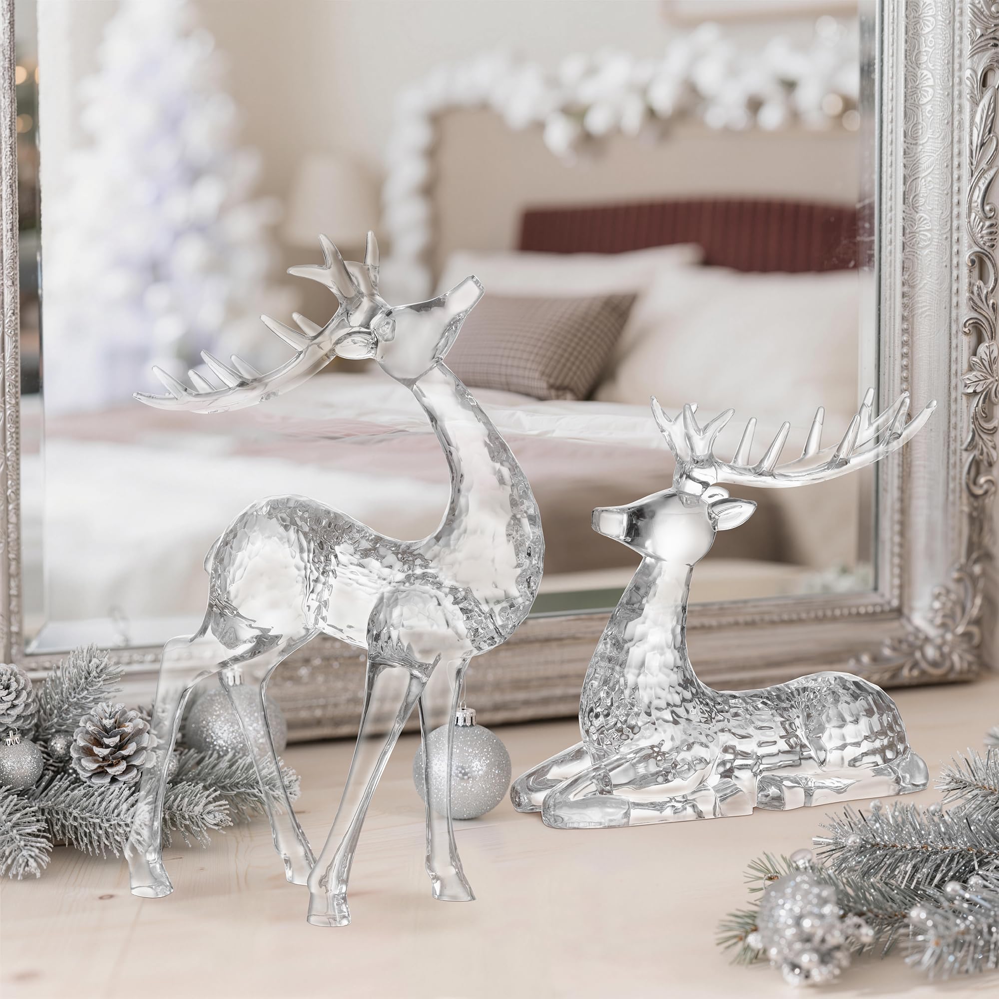 Glitzhome Lot de 2 figurines de renne de Noël transparentes de 27,9 cm debout et de 17,14 cm couché, statues de cerf d'hiver pour cheminée, centre de table, décoration d'intérieur