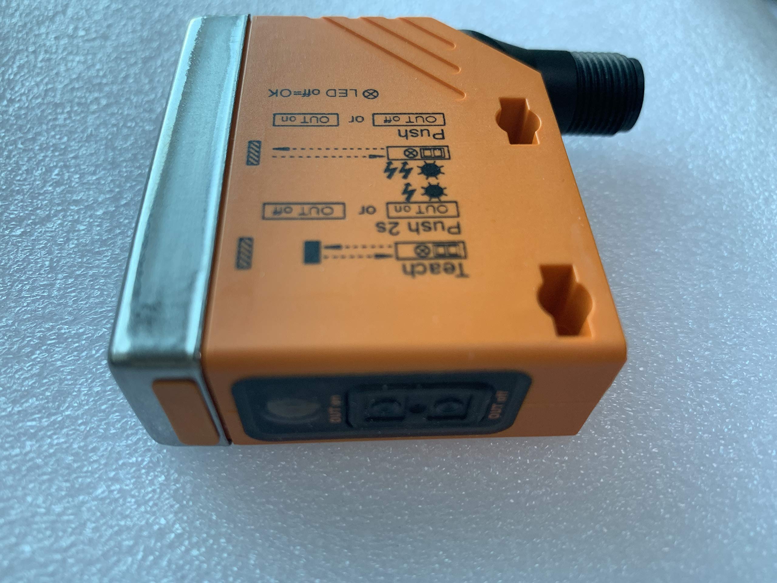 IFM Diffuse Reflection Sensor O5H500, New in Box, One Year Warranty!