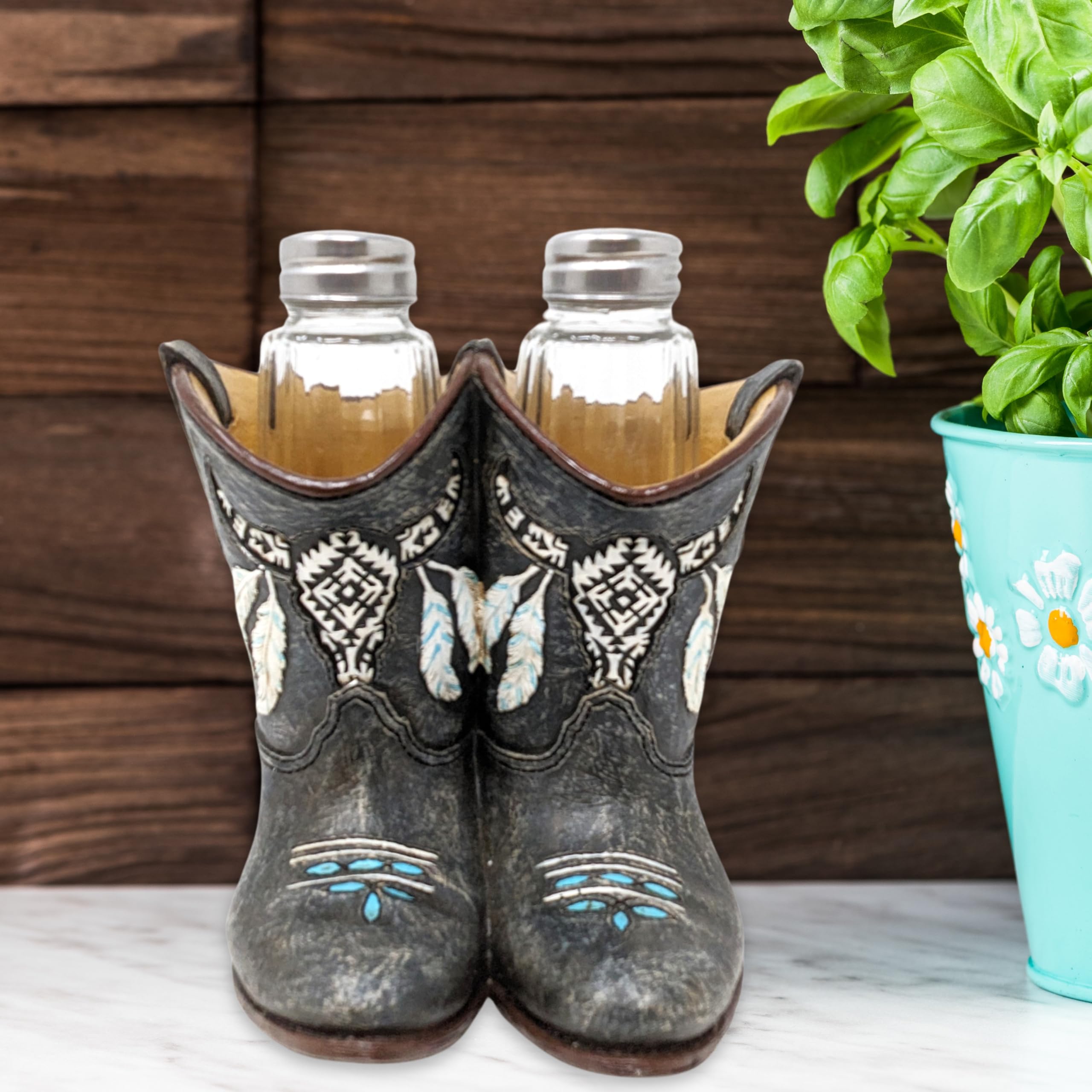 Juego de salero y pimentero de botas vaqueras, decoración rústica occidental con diseño de piel sintética, soporte decorativo de resina con agitadores de vidrio, accesorio único de cocina o mesa de
