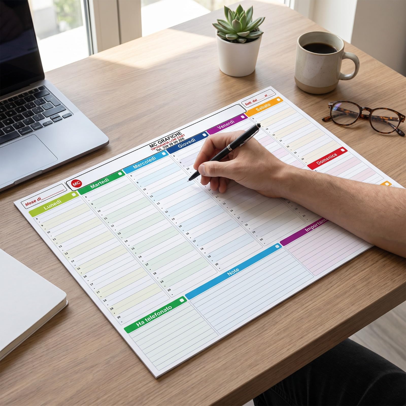 Planner Settimanale Personalizzabile con Logo – 20 Blocchi da 52 Fogli – Planning da Scrivania e Sottomano da Banco 47 x 32 cm – Carta Usomano 100 g – Made in Italy