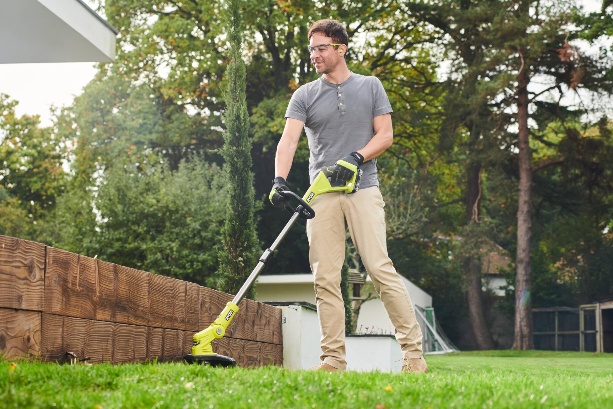 Ryobi RY18LMC30A-120 - Cortacésped 3 en 1 de 18 voltios, Recortadora/cortadora/Barra de Basura, diámetro de 30 cm, 1 batería de 2,0 Ah y 1 Cargador de 1,5 A, RY18LMC30A-120