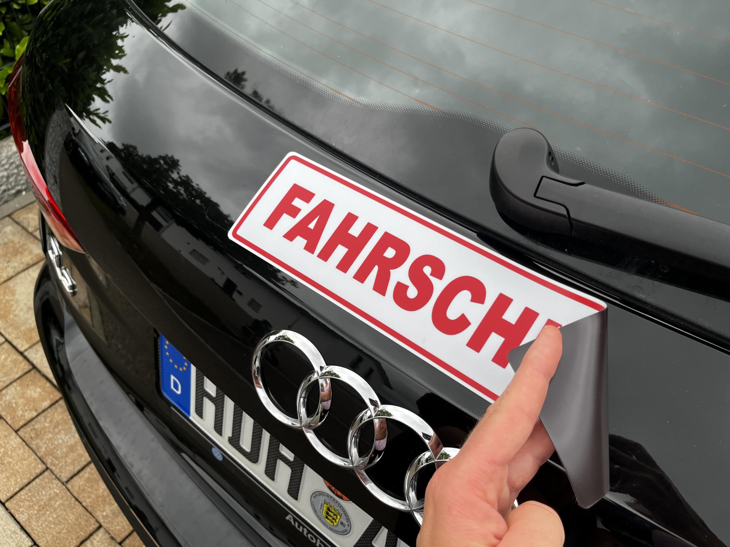 Pellicola Magnetica STROBO DIN 30710 - Segnale Avviso Auto 141x564 Mm, Con 8 Magneti