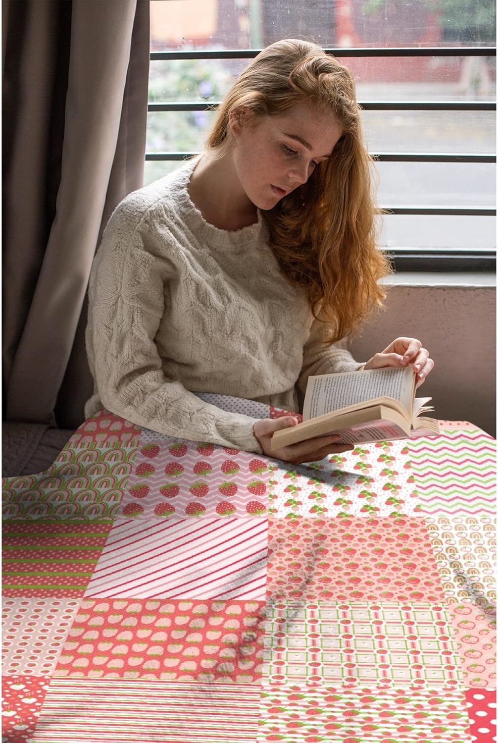 Strawberry Pattern Blanket, Soft Flannel Throws Cozy Lightweight Blankets for Couch Bed Sofa, Practical Gift Unisex Medium 60"×50" for Teen