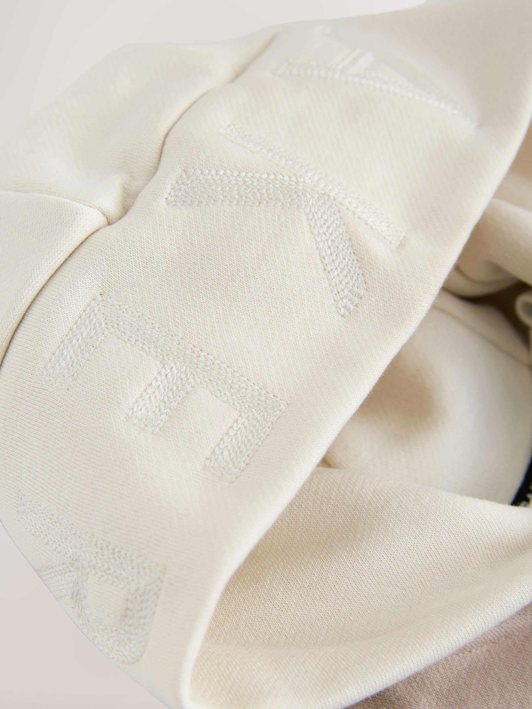 Niños Conjunto de 3 piezas de camiseta, sudadera con capucha y pantalones estilo universitario