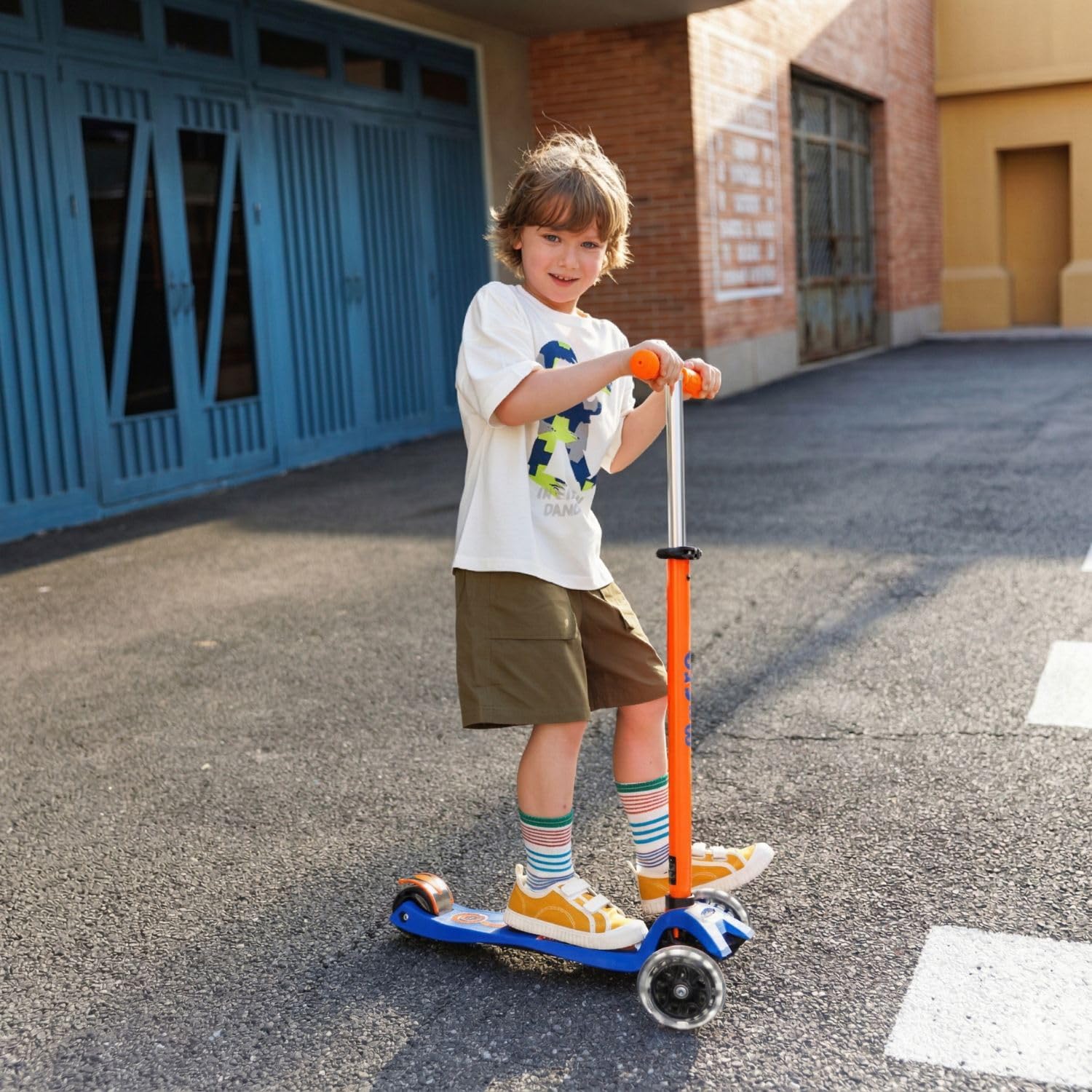 Micro Monopattino da bambino Maxi Deluxe Neon Arancione LED