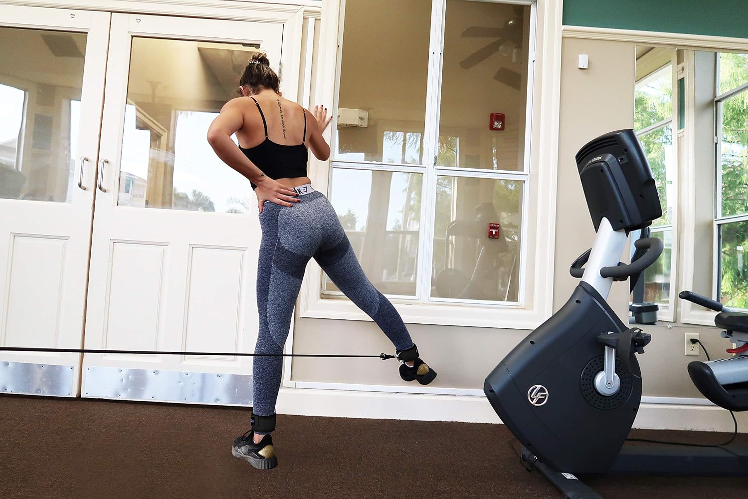FLEXI MUSCLES Ankle Straps for Cable Machines. Our Comfortable Adjustable Padded Ankle Workout Straps with Double D-Ring, Ideal for Glutes Exercises, Leg Workout and Kickbacks.