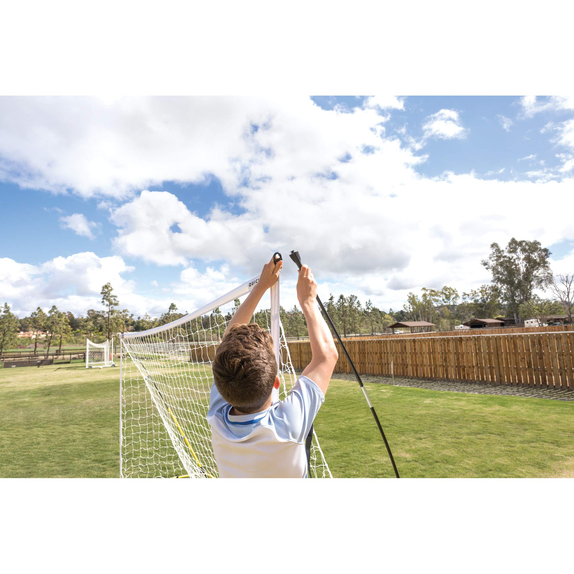 SKLZ Quickster Porta da Calcio Portatile per Cortile e Campo, Telaio Resistente e Rete a 2 Strati, Pali Regolabili con Chiusura a Scatto, Pali in Metallo, Custodia per Il Trasporto con Manico