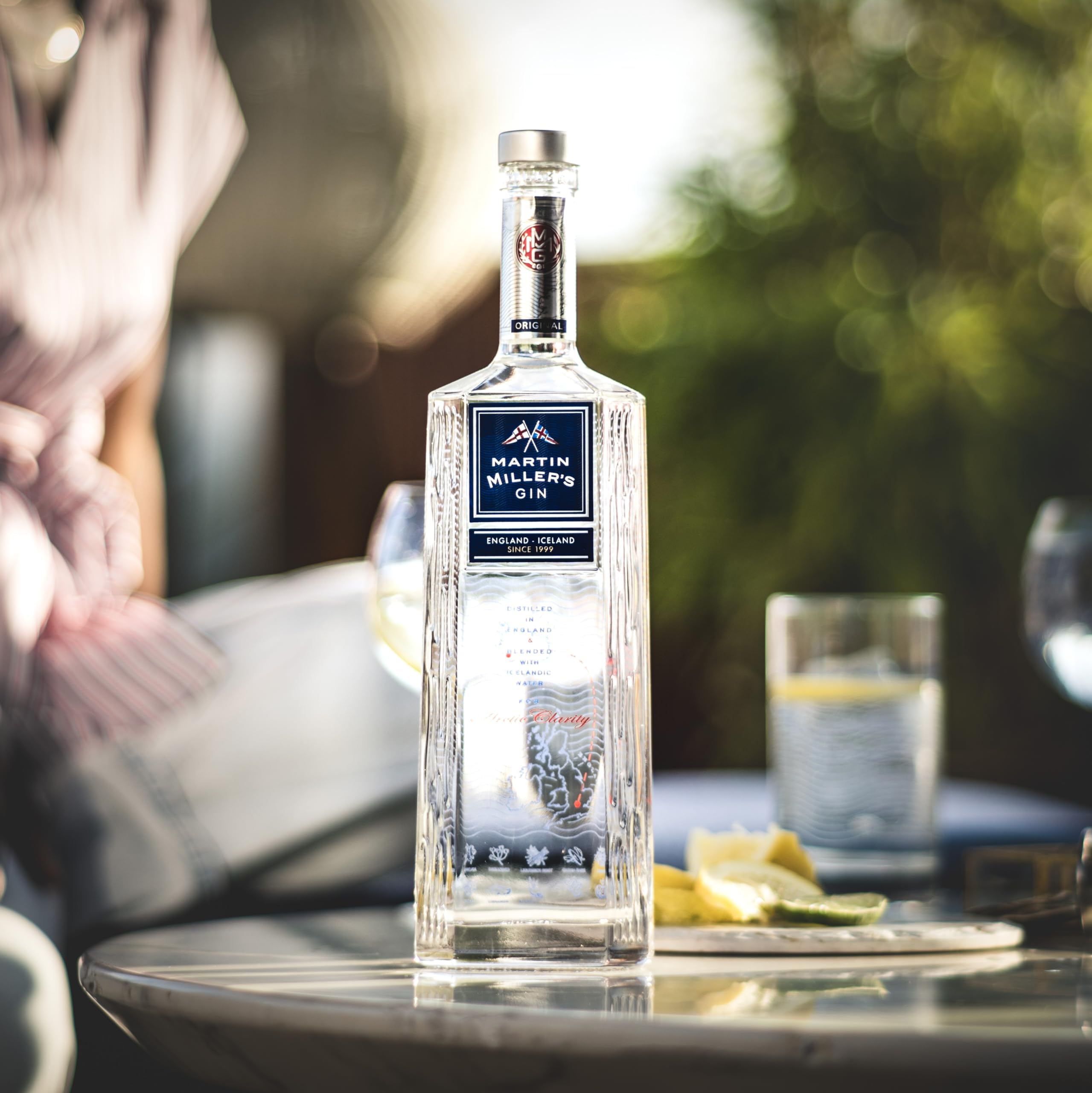 Martin Miller's Ginebra - Pack para Regalo: 2 Botellas de 70 cl + 4 Copas Exclusivas | Para Gin Tonic y Cócteles Sofisticados