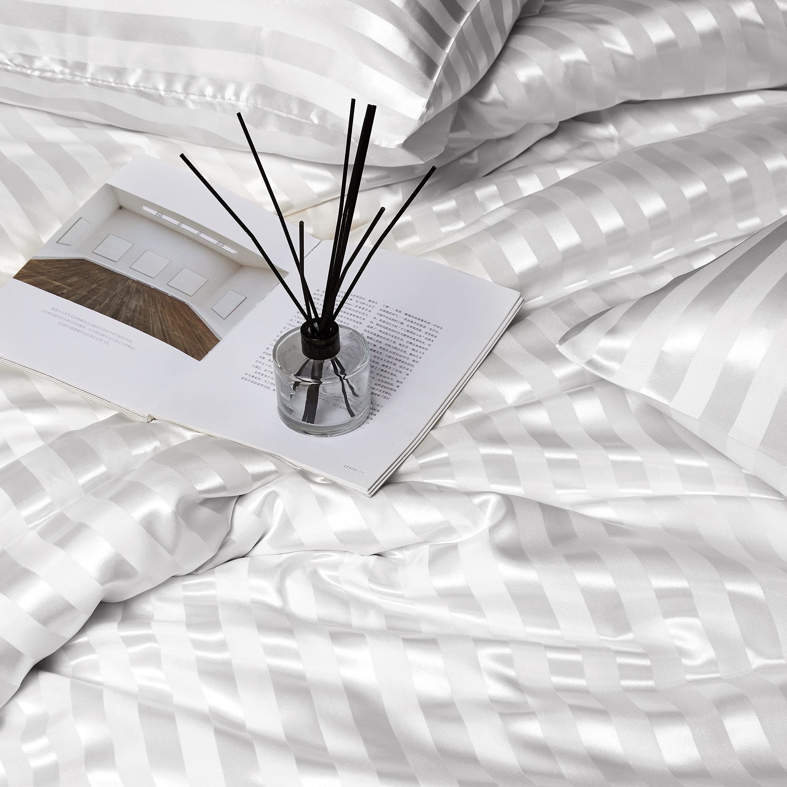 Damier Bettwäsche 200x200cm Weiß Satin glänzend Seidig Bettbezug Set 3 TLG Uni einfarbig Luxus Glanzsatin gestreift Deckenbezug mit verdecktem Reißverschluss und 2 Kissenbezüge 80 × 80 cm