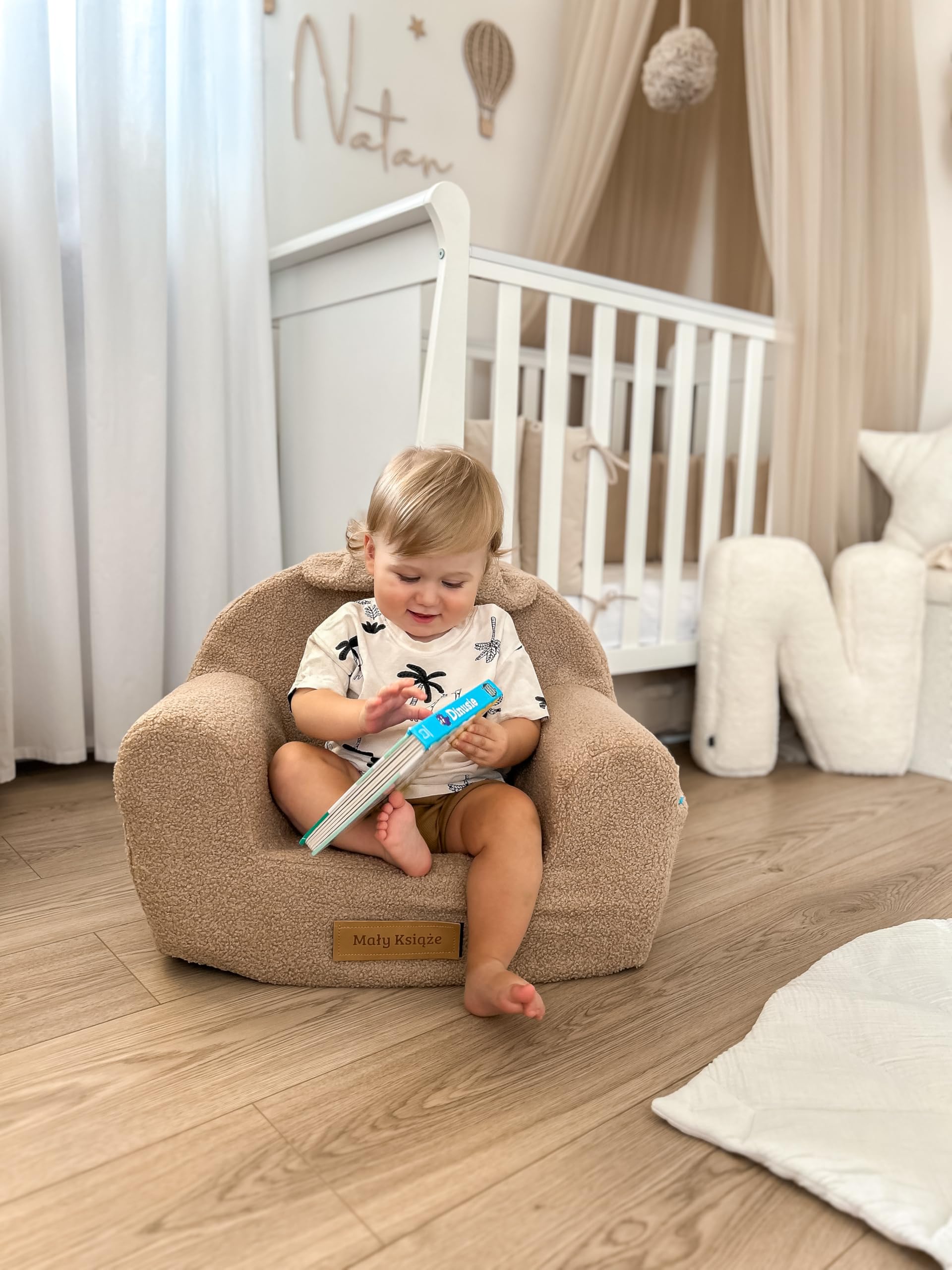 Flumi Fauteuil Personnalisé pour Enfant, Mini Siège pour Bébé, Chaise pour Chambre d'enfant ou Salle de Jeux avec Gravure du Nom (Beige foncé)