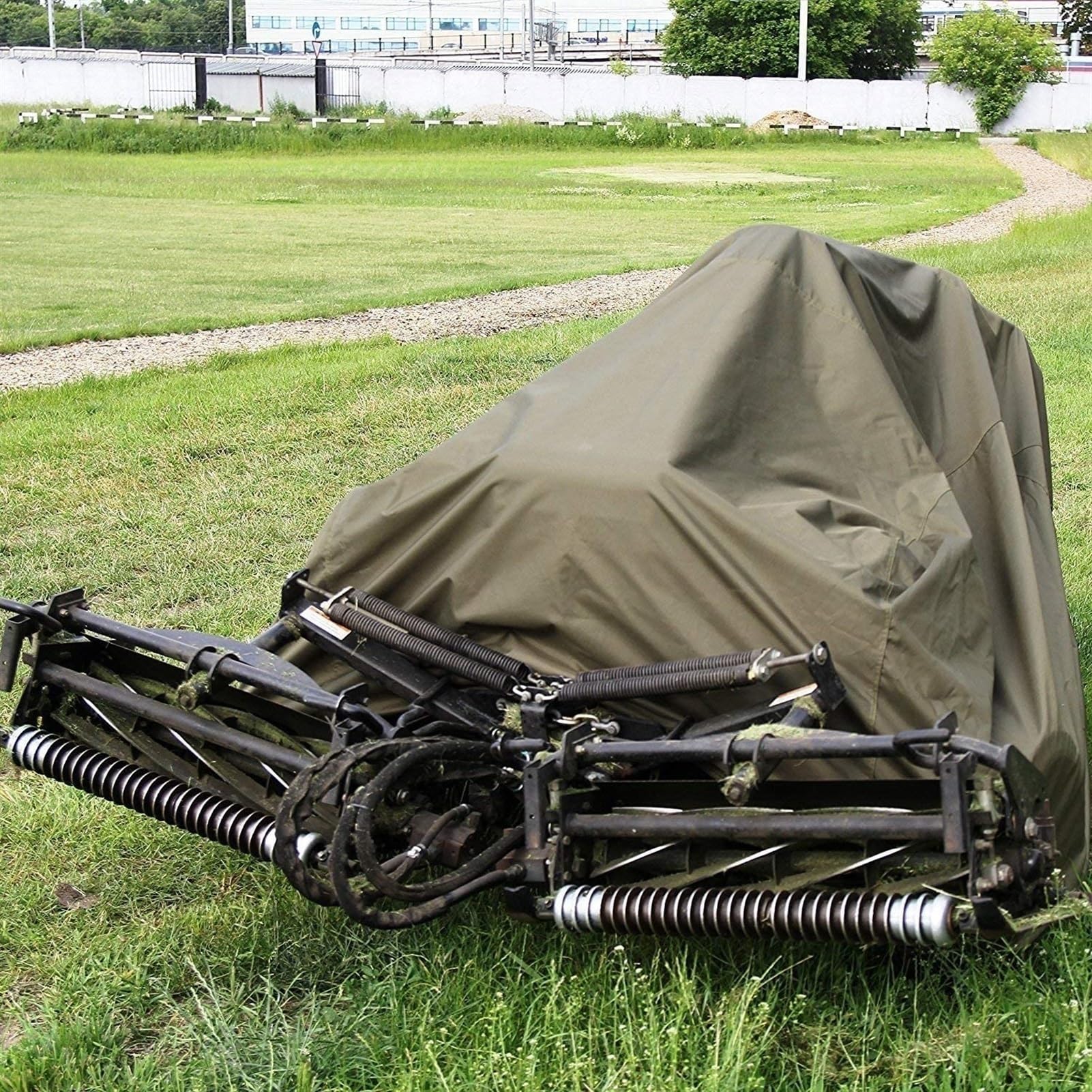 XXL - Cubierta impermeable para cortacésped de jardín, 210D, a prueba de polvo, resistente a los rayos UV, protección para tractor al aire libre con bolsa de almacenamiento, cubierta verde resistente