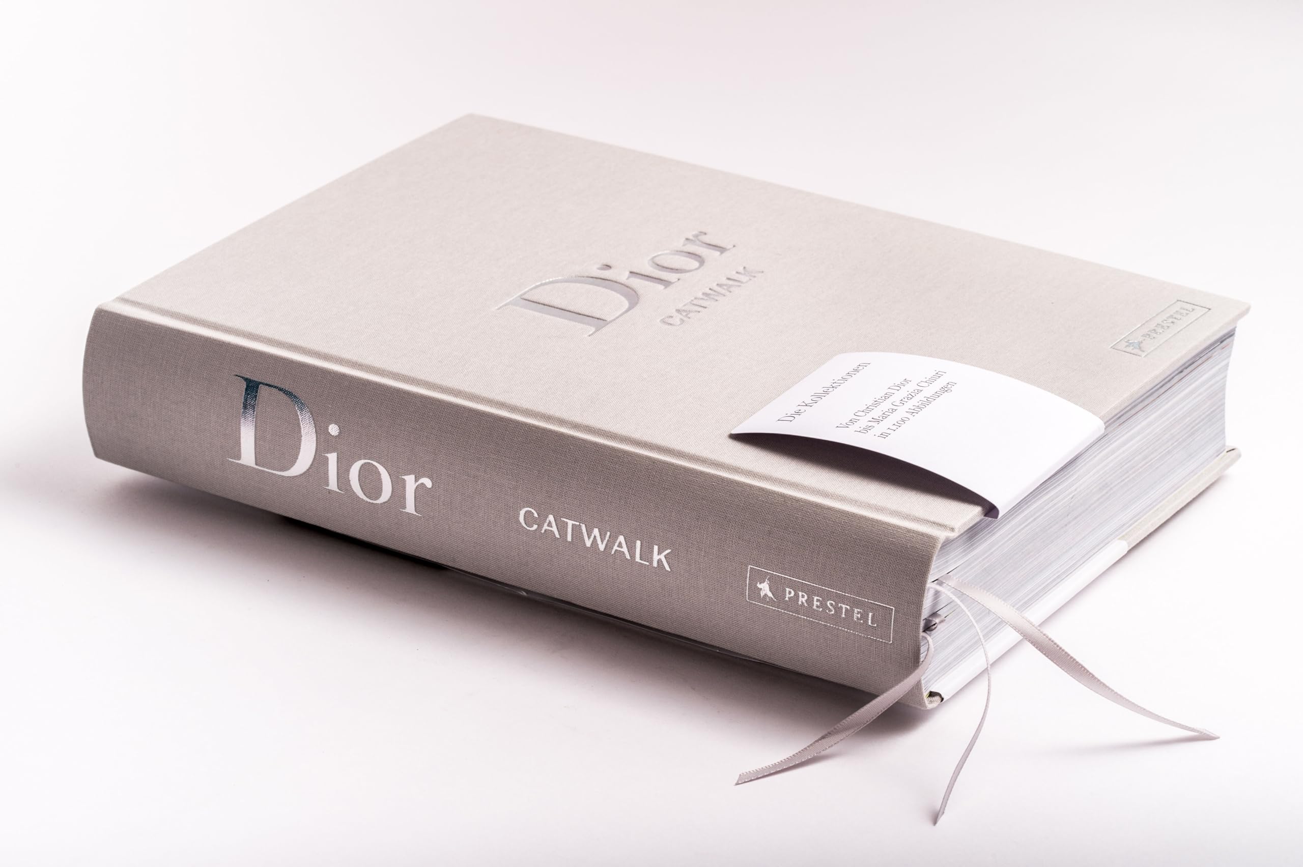 Dior Catwalk: Die Kollektionen – Von Christian Dior bis Maria Grazia Chiuri in 1.100 Abbildungen (Catwalk-Reihe, Band 3)
