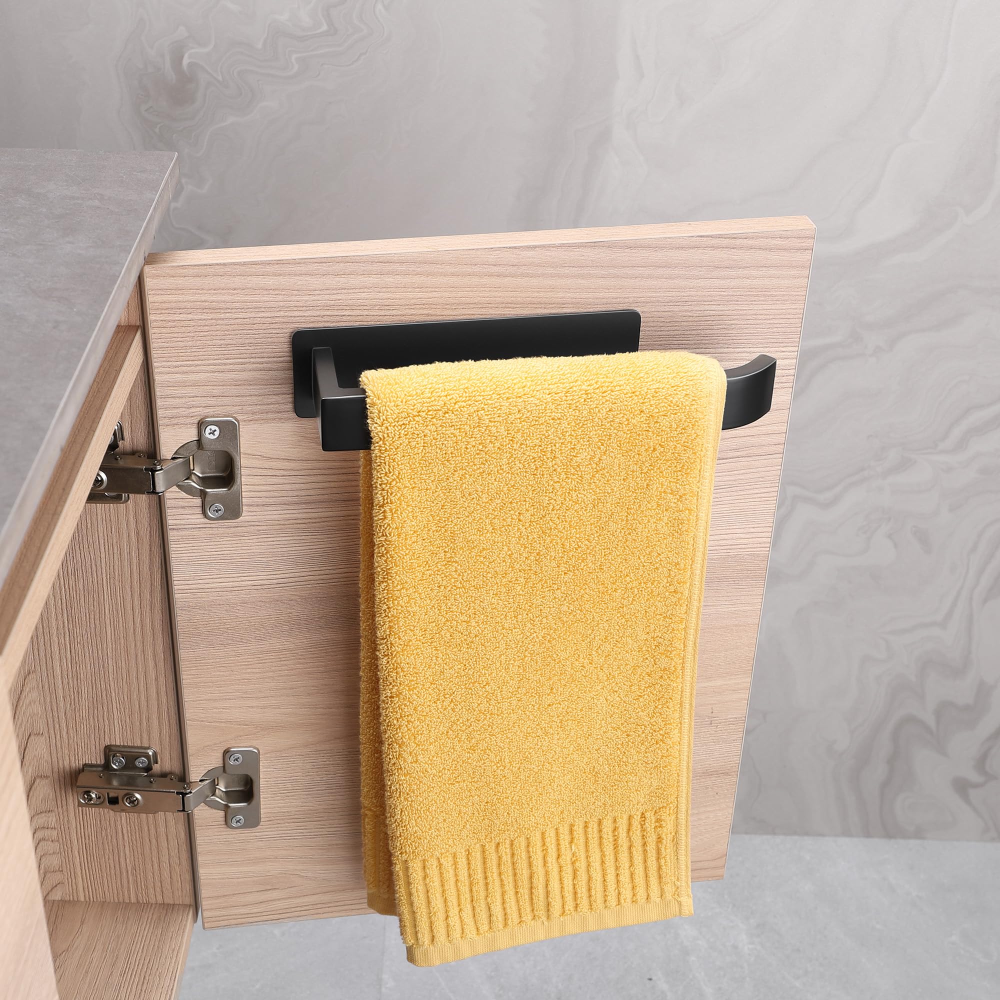 Visita la tienda de ALOCEO ALOCEO Toalleros de Baño sin Taladro Acero Inoxidable Toallero Adhesivo Negro 24cm in use