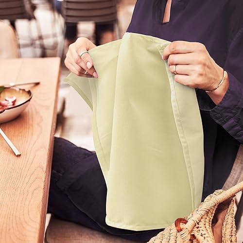 Vista 92 de Utopia Home Paquete de 24 servilletas de tela de 18 x 18 pulgadas, bordes con dobladillo 100% poliéster, lavables y reutilizables, ideales