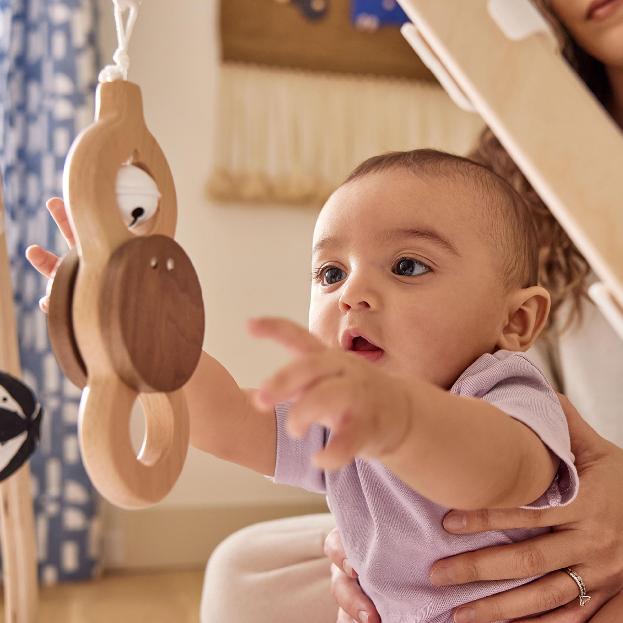 Lovevery Tapis d'Éveil Bébé avec Arche de Jeu en Bois, 5 Zones, Développement l'enfant, Dès la Naissance