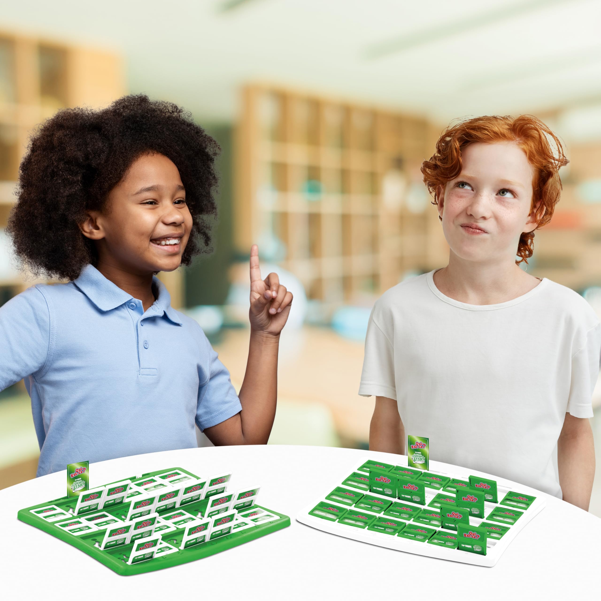 Winning Moves Qui Est Ce World Football Stars Jeu de Societe a partir de 6 Ans - Jeu de Plateau Famille pour 2 Joueurs - Version française