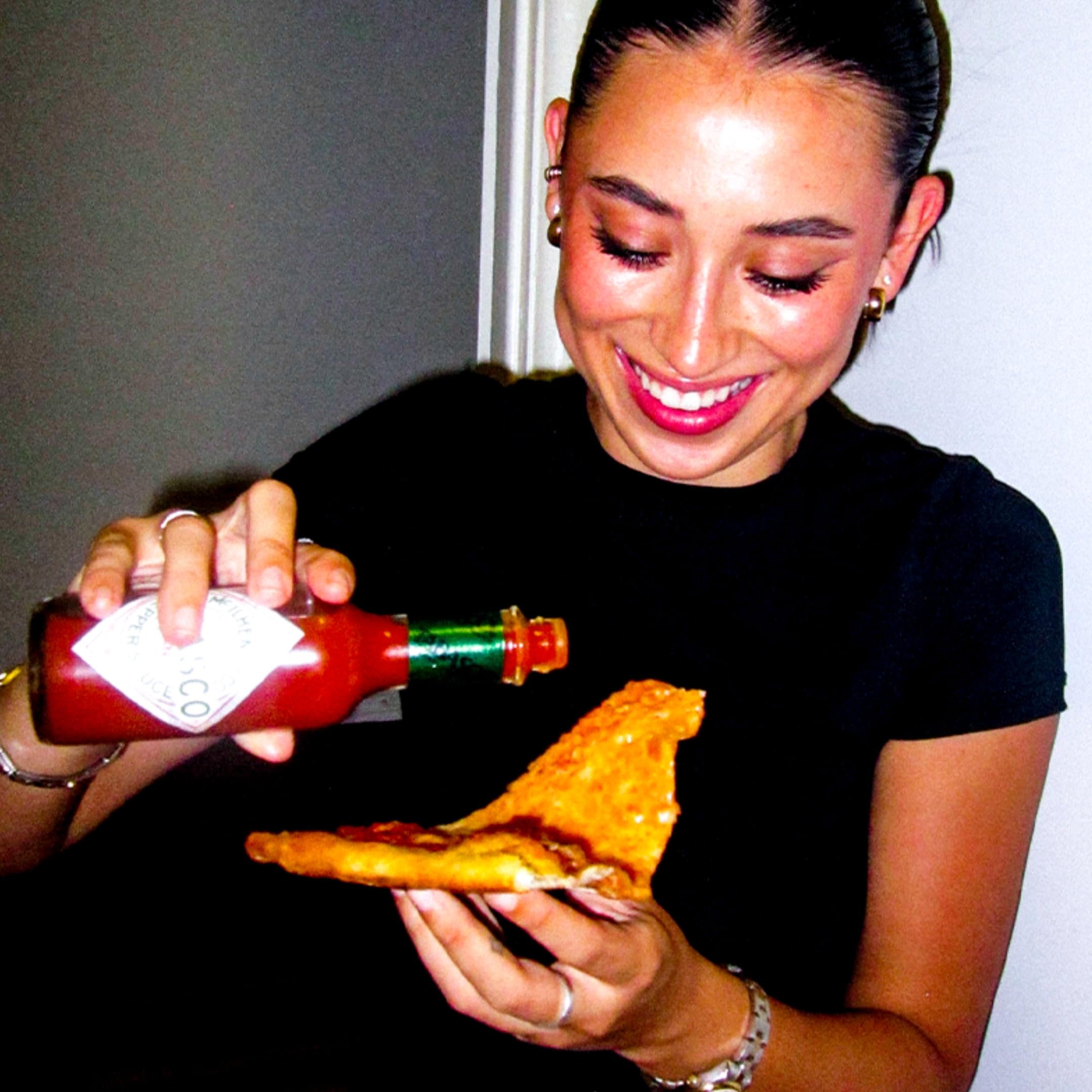 TABASCO Original Red Pepper Sauce ( 2 x 350 ml ) ist die kostengünstigste Variante! - Scharfe Soße aus nur drei 100% natürliche Zutaten - 3 Jahre Reifezeit scharfe Chili-Sauce - Glasflasche