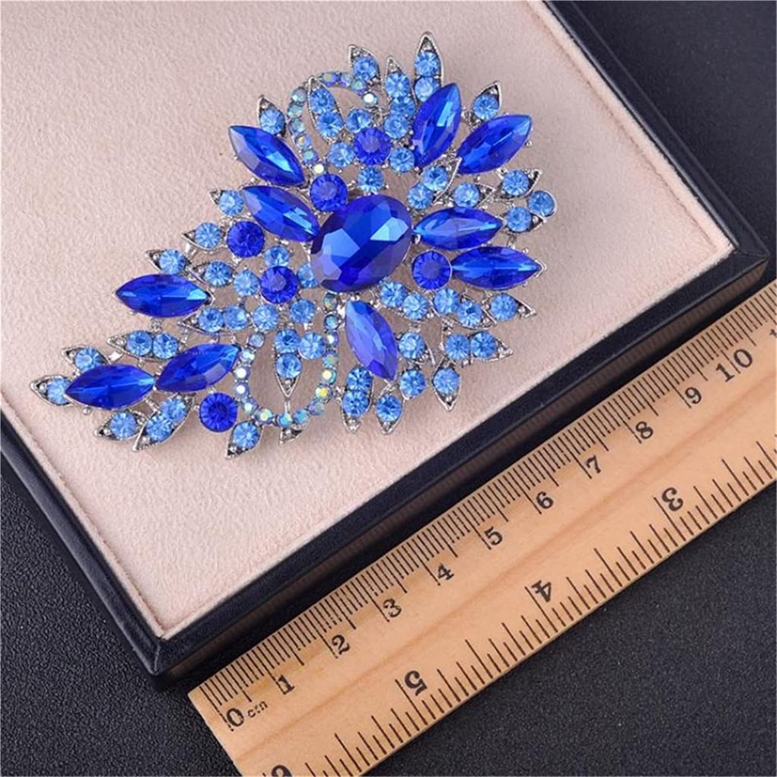Broche de flor de gota de agua de cristal brillante para mujer, joyería refinada chapada en oro para fiestas, regalos y ocasiones especiales