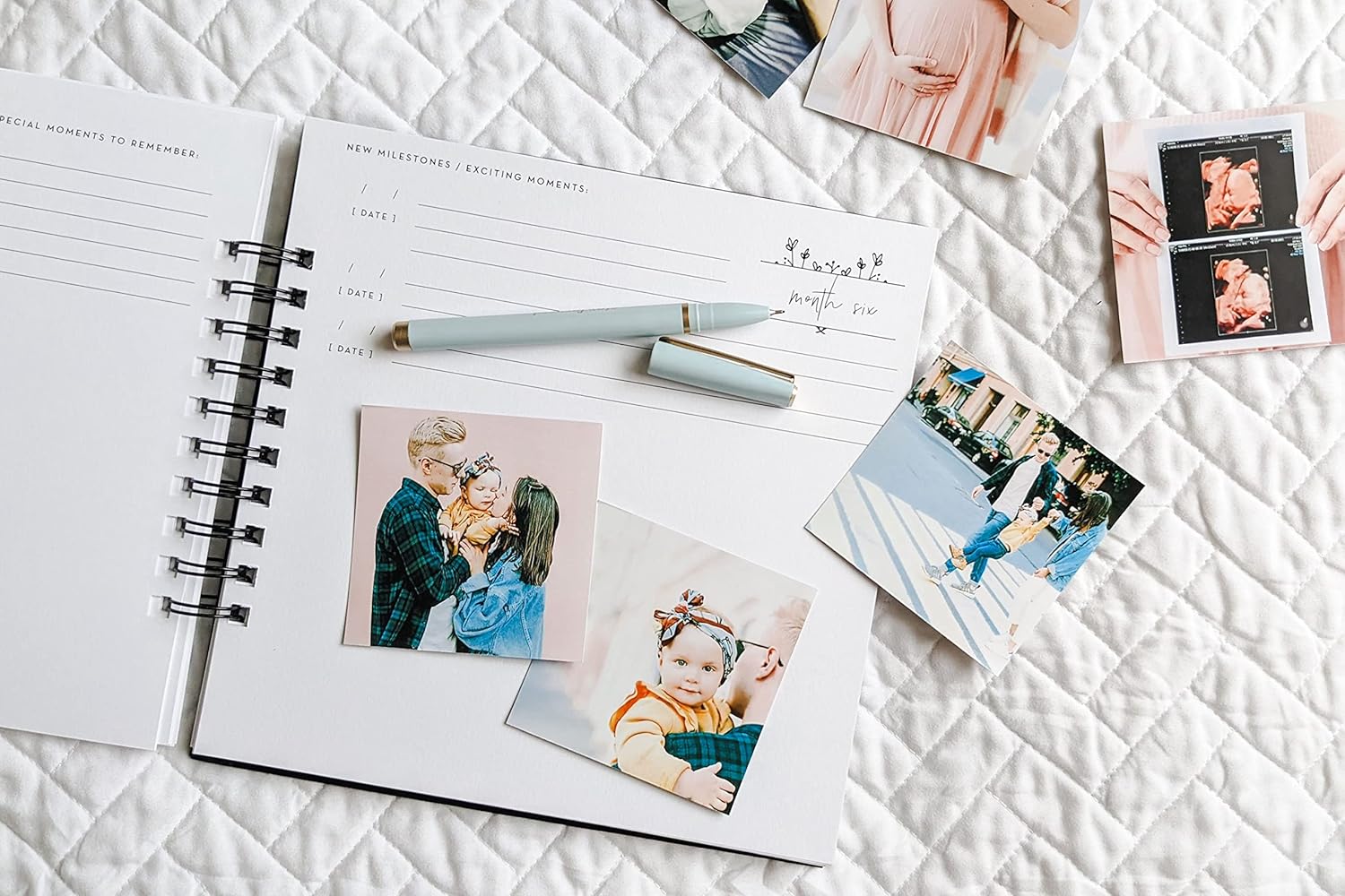 Baby Memory Book: Minimalist, A Simple, Black and White Baby's First Years Photo Journal and Album Memory Book - Gender Neutral & LGBTQ Friendly