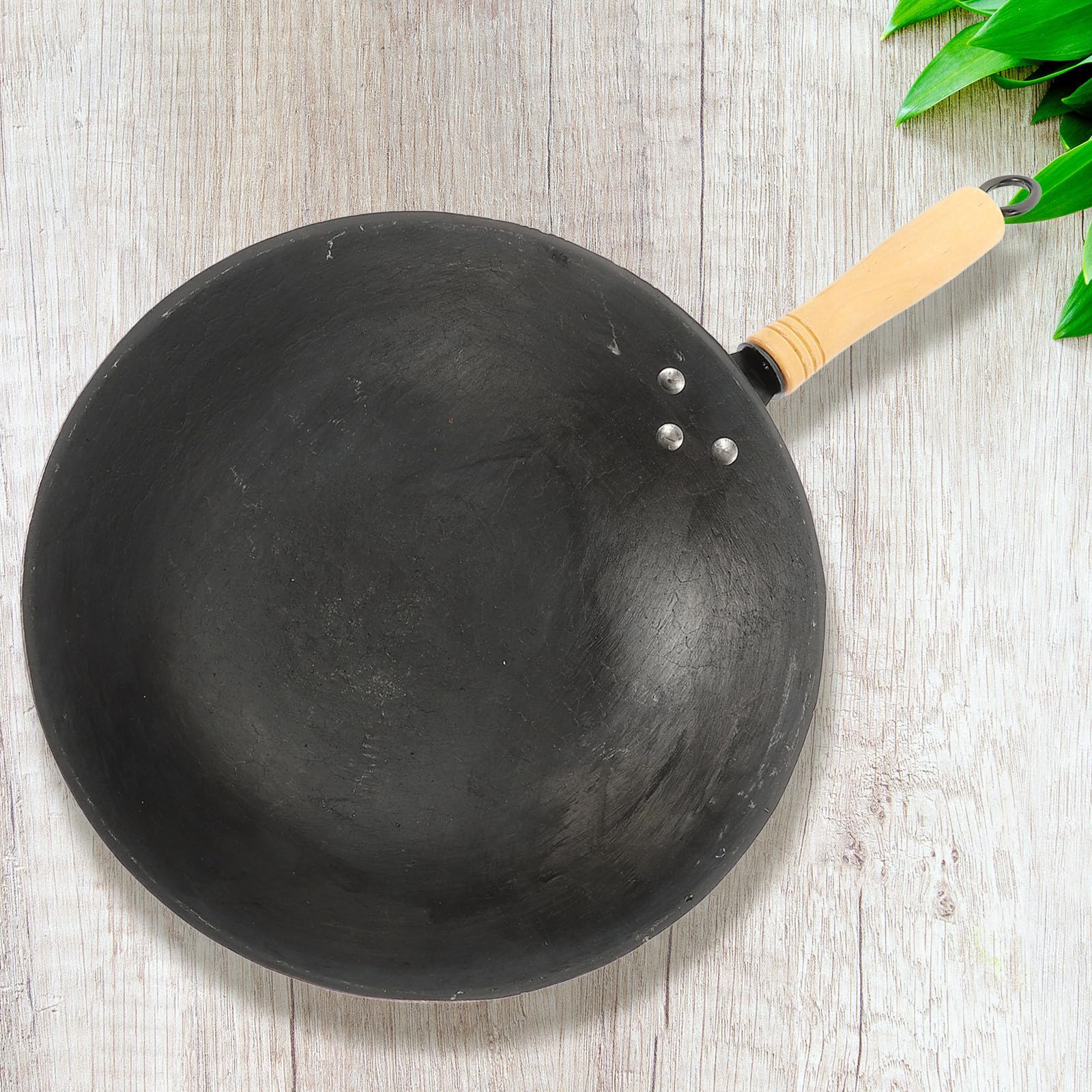 Wokpfanne Verschleißfest und Hohe Festigkeit mit Holzgriff aus Eisen Schmiedeeiserne Zufälliger Stil für Induktionsherd und Gasherd zum Täglichen Kochen