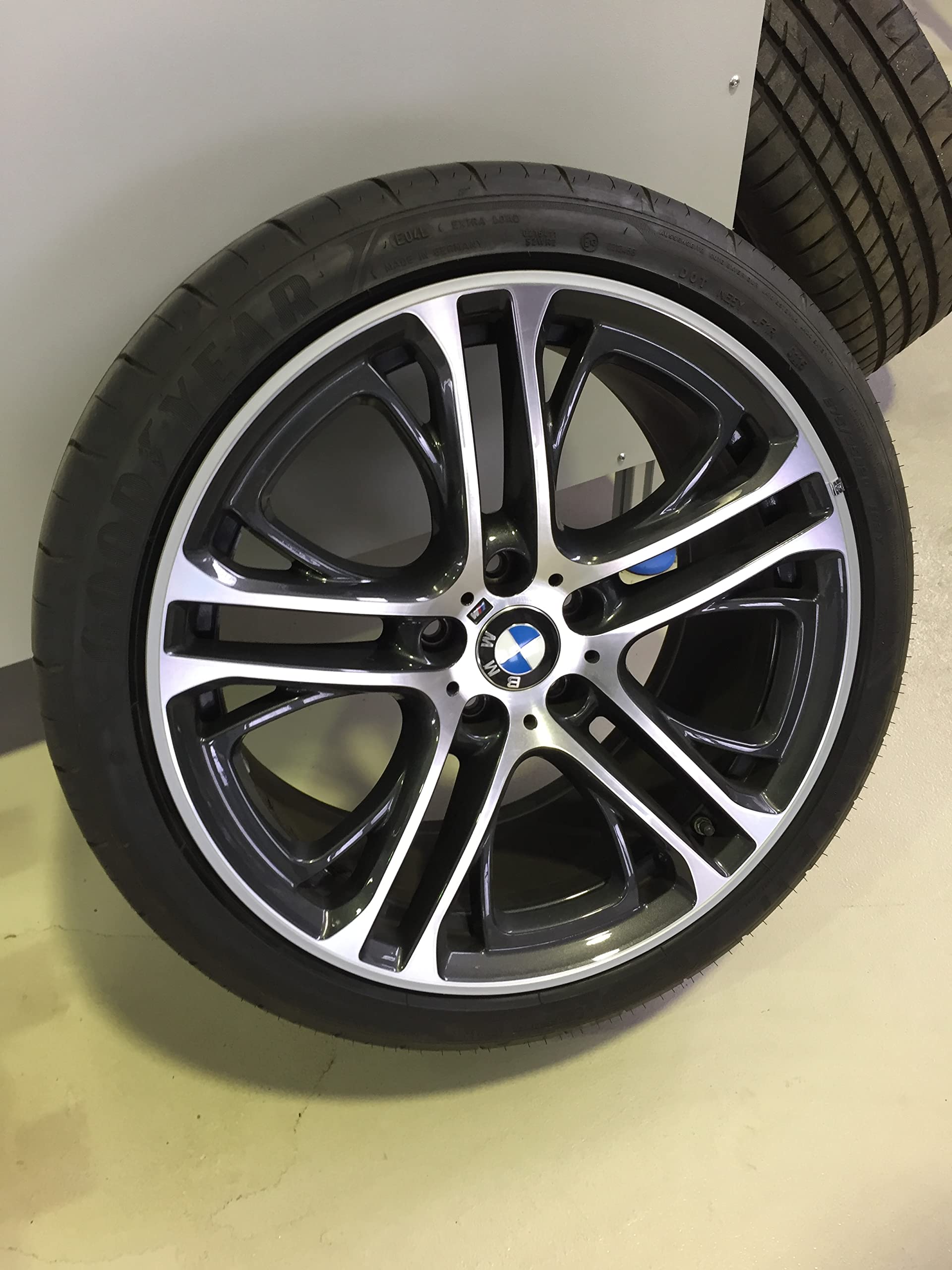 Rimblades LIGHT NEU 2023 universal FELGENSCHUTZ & STYLING Felgenschutzring Alu Felgen Ringe Felgenrandaufkleber Felgenstyling Rim Protector Guard Ringz (Grau)