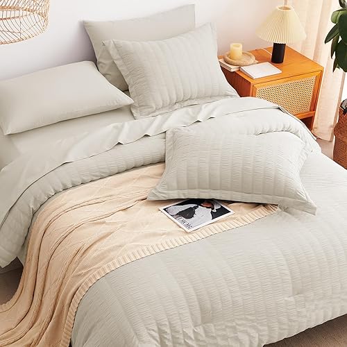 Miniatura 4 de CozyLux  Juego completo de edredón de 7 piezas con sábanas, ropa de cama suave seersucker con edredón de relleno alternativo, fundas de almohada