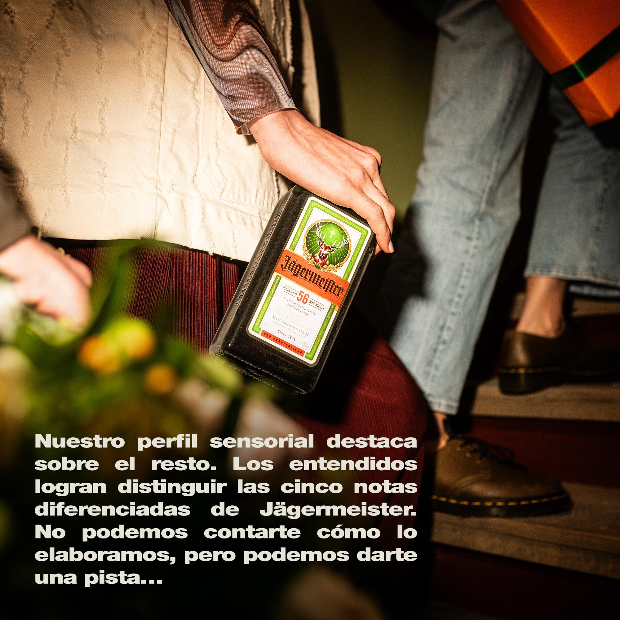 JÄGERMEISTER - Licor de Hierbas 700 ml, con 56 Ingredientes Naturales