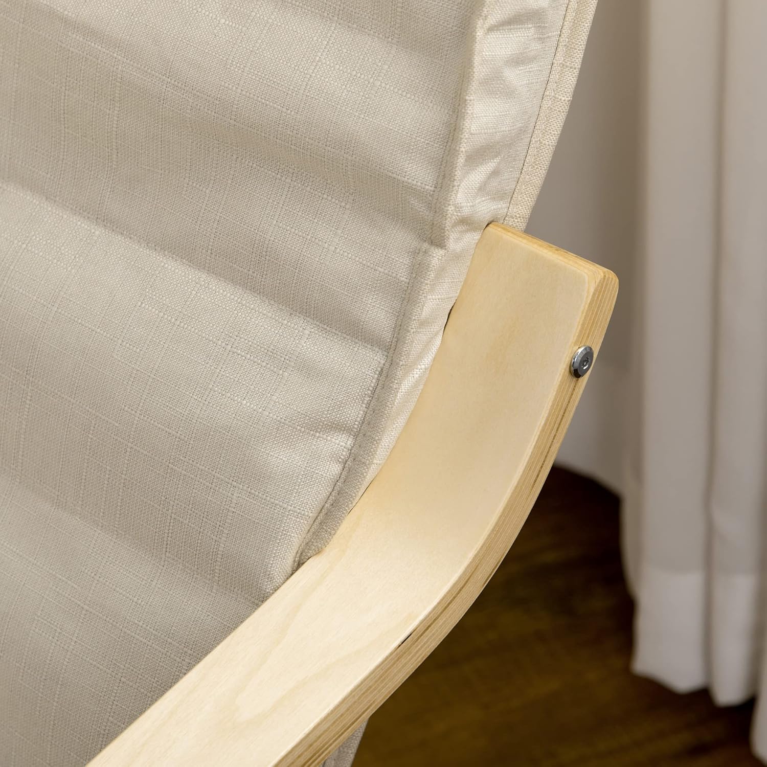 HOMCOM Lounge Chair in a living room setting