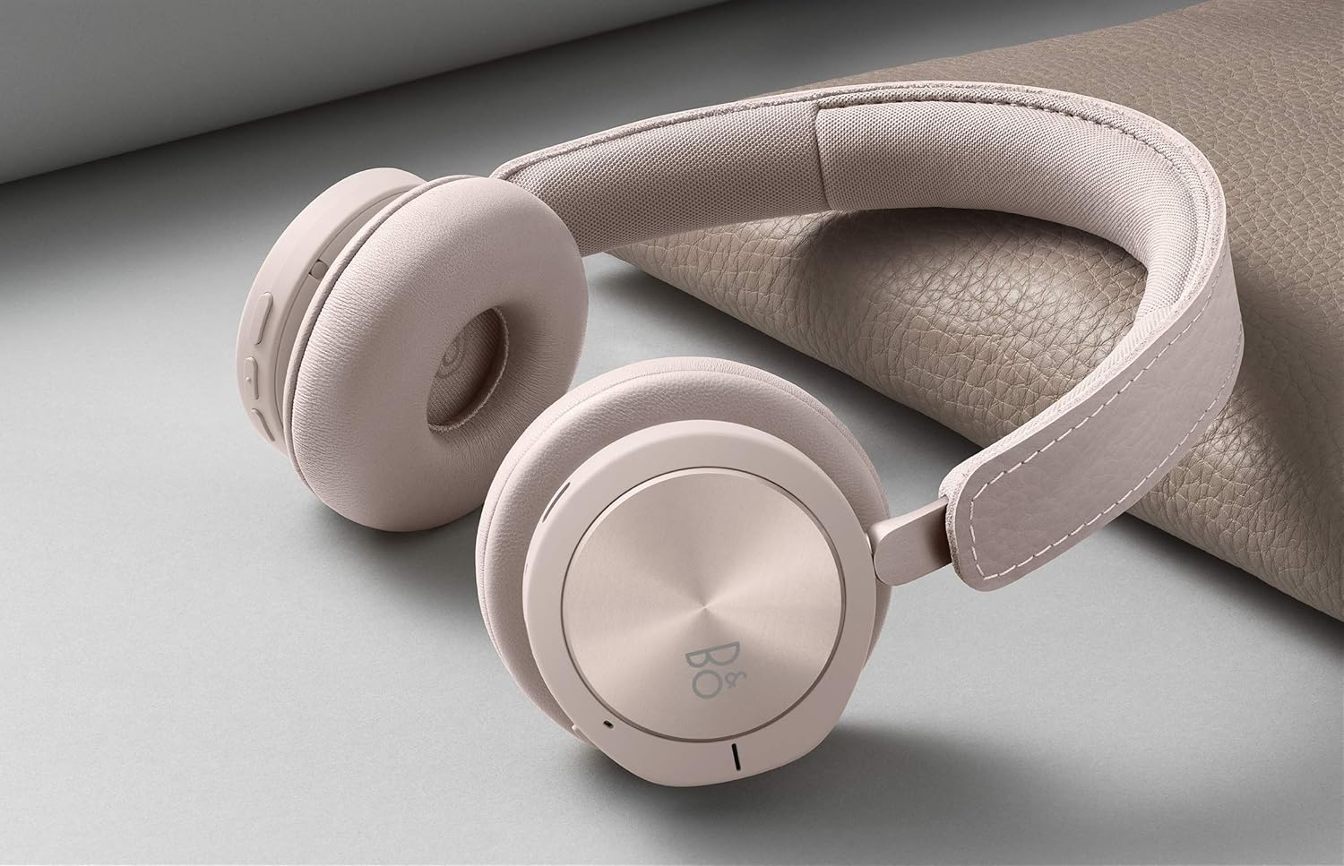 bang olufsen beoplay h8i wireless bluetooth on ear headphones with active noise cancellation transparency mode and microphone pink renewed