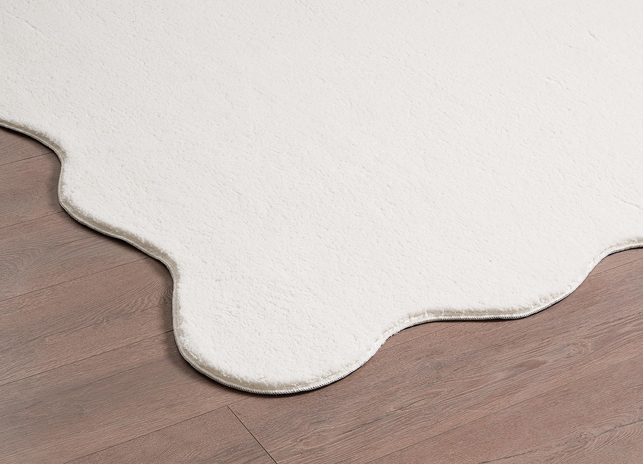 the carpet Lina Shape Scallop Alfombra, Piel sintética, Alfombra mullida, Base Antideslizante, Lavable, súper Suave, Crema, 160 x 220 cm