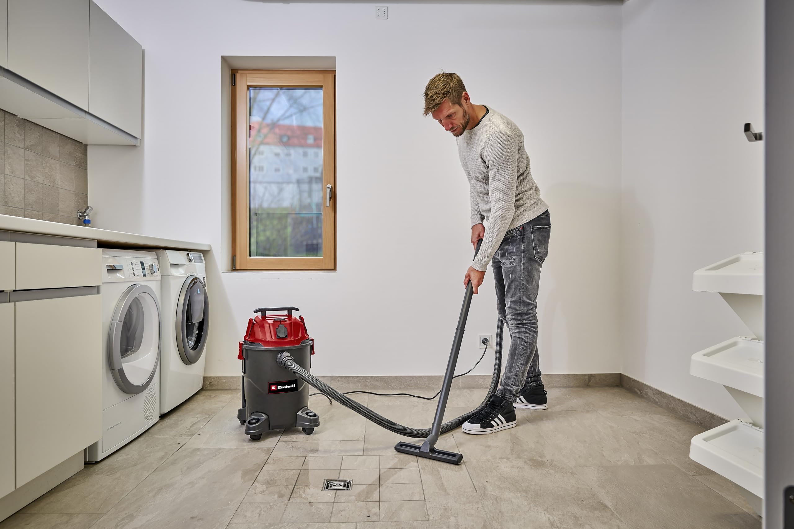 Einhell Nass-Trockensauger TC-VC 1825 A – Leistungsstarker 1.250 Watt Sauger - Hochdruckreiniger – Mit 1.250 Watt und 180 mbar Saugleistung, ideal für vielseitige Anwendungen dank automatischer Steckdose und 25 L Auffangbehälter