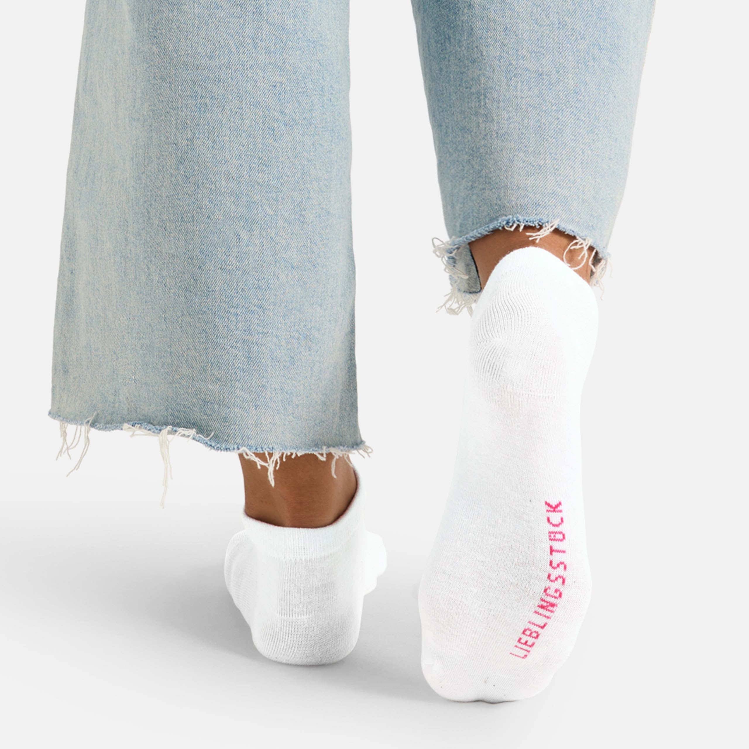 Lieblingsstück Lovely Socks – Sneaker Socken Damen – 4er Set – Baumwolle – Geschenkbox oder Kulturtasche - kurze Socken mit Anti-Blasen-Schutz - Herz-Motiv - Strümpfe