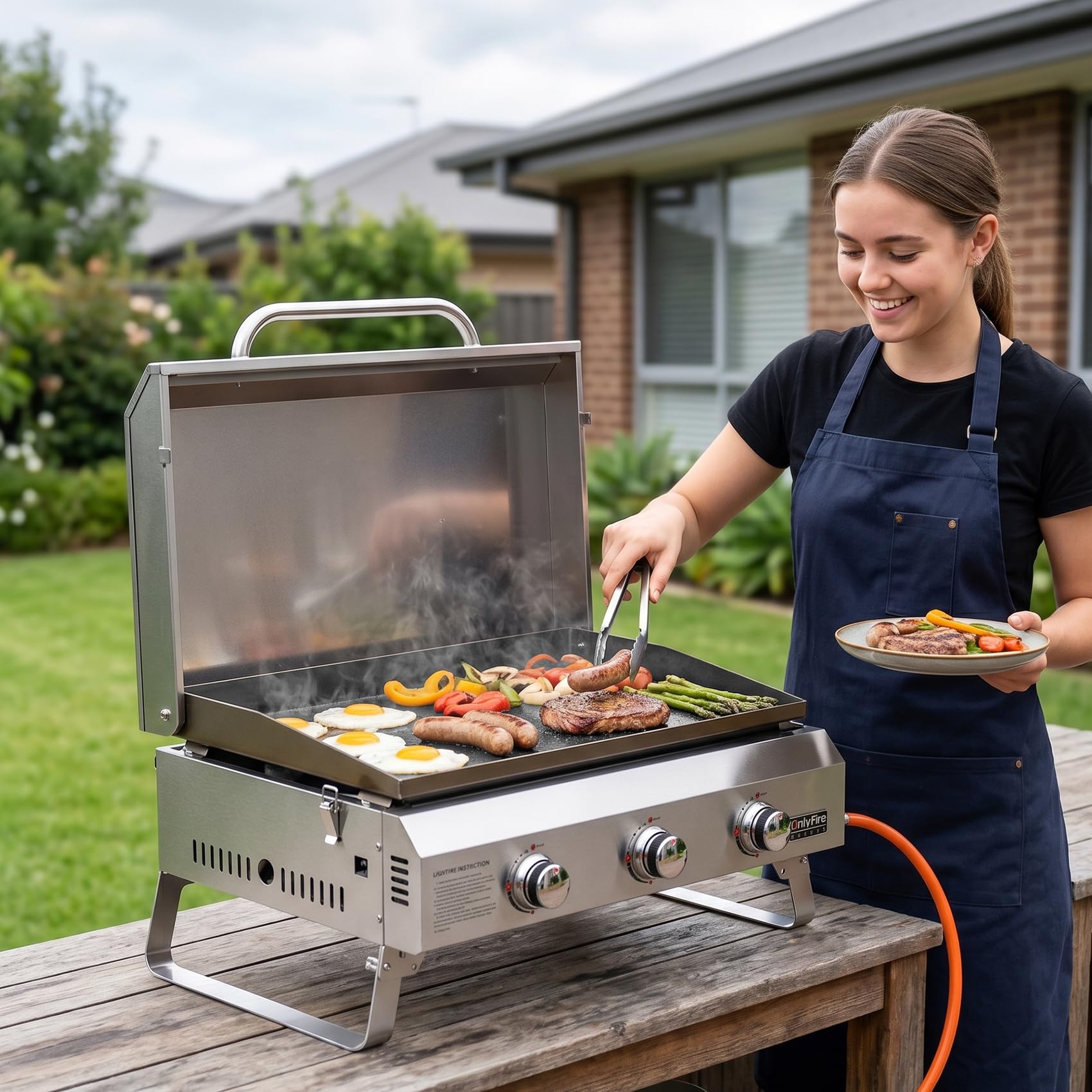 onlyfire Plancha à Gaz de Table en Inox, Barbecue Gaz avec Couvercle et 3 Brûleurs 7kW, Plancha 57x36cm avec Revêtement en Céramique Antiadhésif, Pieds Pliables pour Terrasse, Balcon et Camping