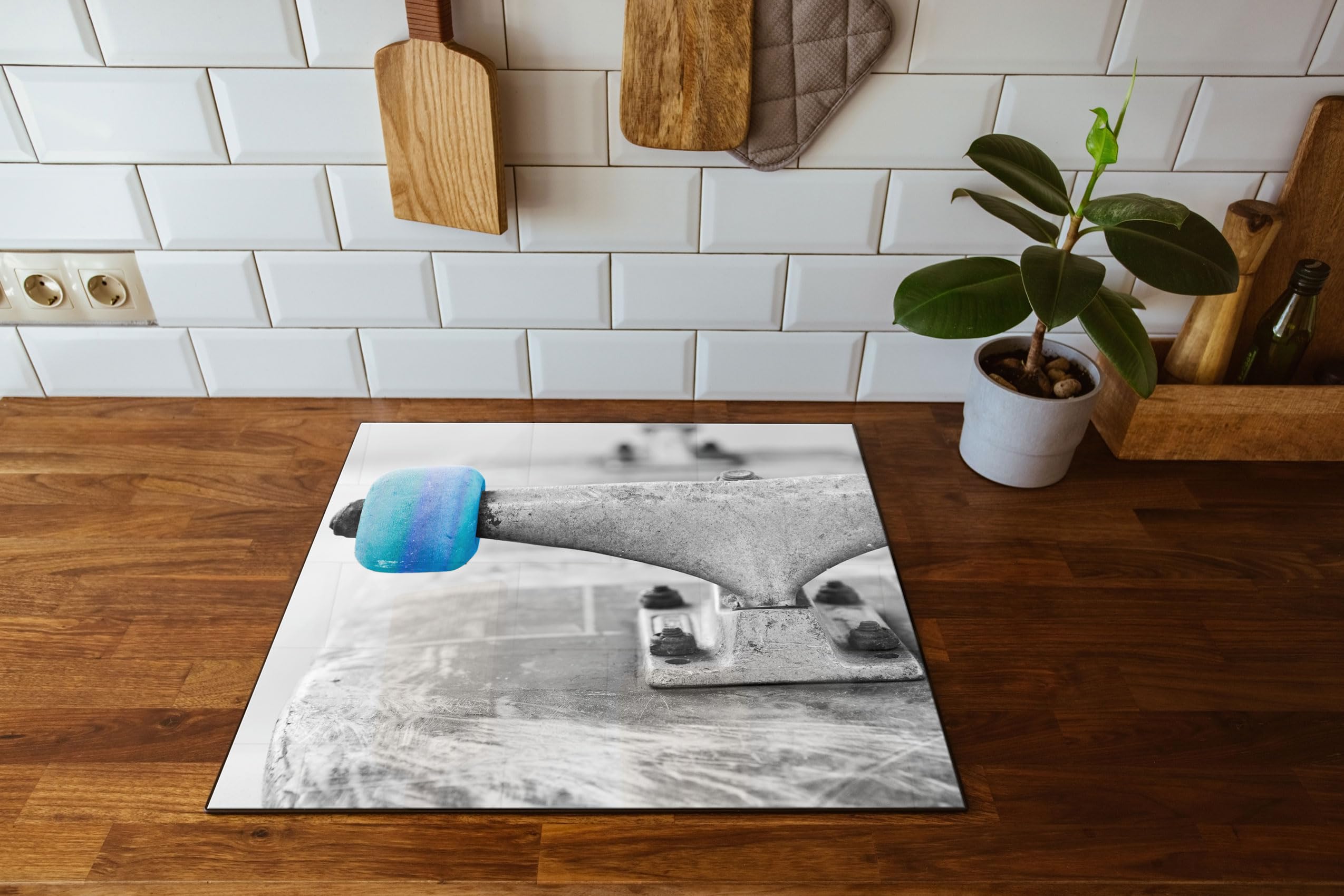 Skateboard noir et blanc Plaque de protection pour cuisinière et protection anti-éclaboussures en verre véritable - 60 x 52 cm