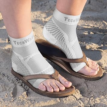 TechWare Pro Compression Sock Sleeve 2 Pr Bundle Black & White S/M