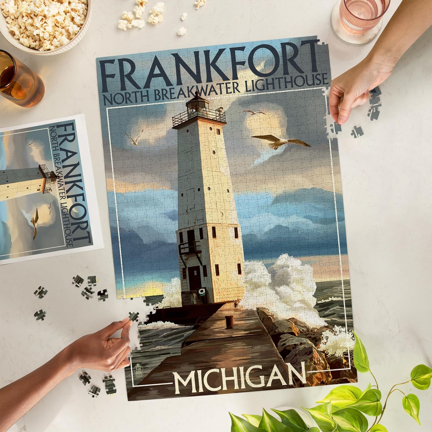 Frankfort Lighthouse, Michigan (1000 Piece Puzzle, Challenging Jigsaw Puzzle for Adults, Made in USA)