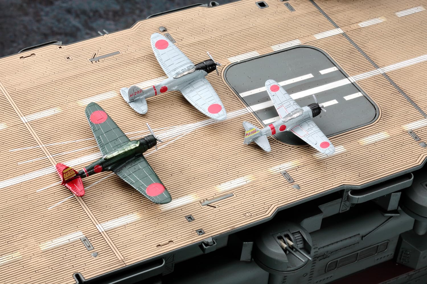 Amazon | ハセガワ 1/350 日本海軍 航空母艦 赤城 “真珠湾攻撃