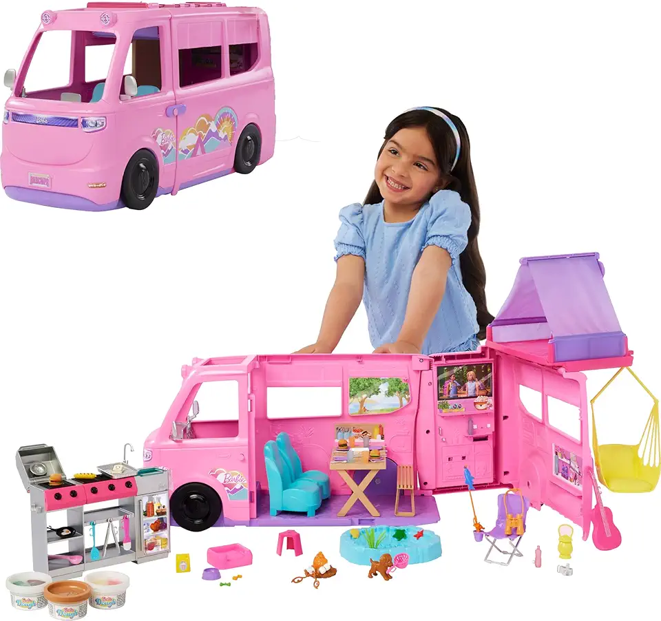 Barbie Dream Camper Playset com barraca de teto, cadeira de balanço, lago de pesca, churrasqueira com recurso de mudança de cor e mais de 60 acessórios, incluindo massa