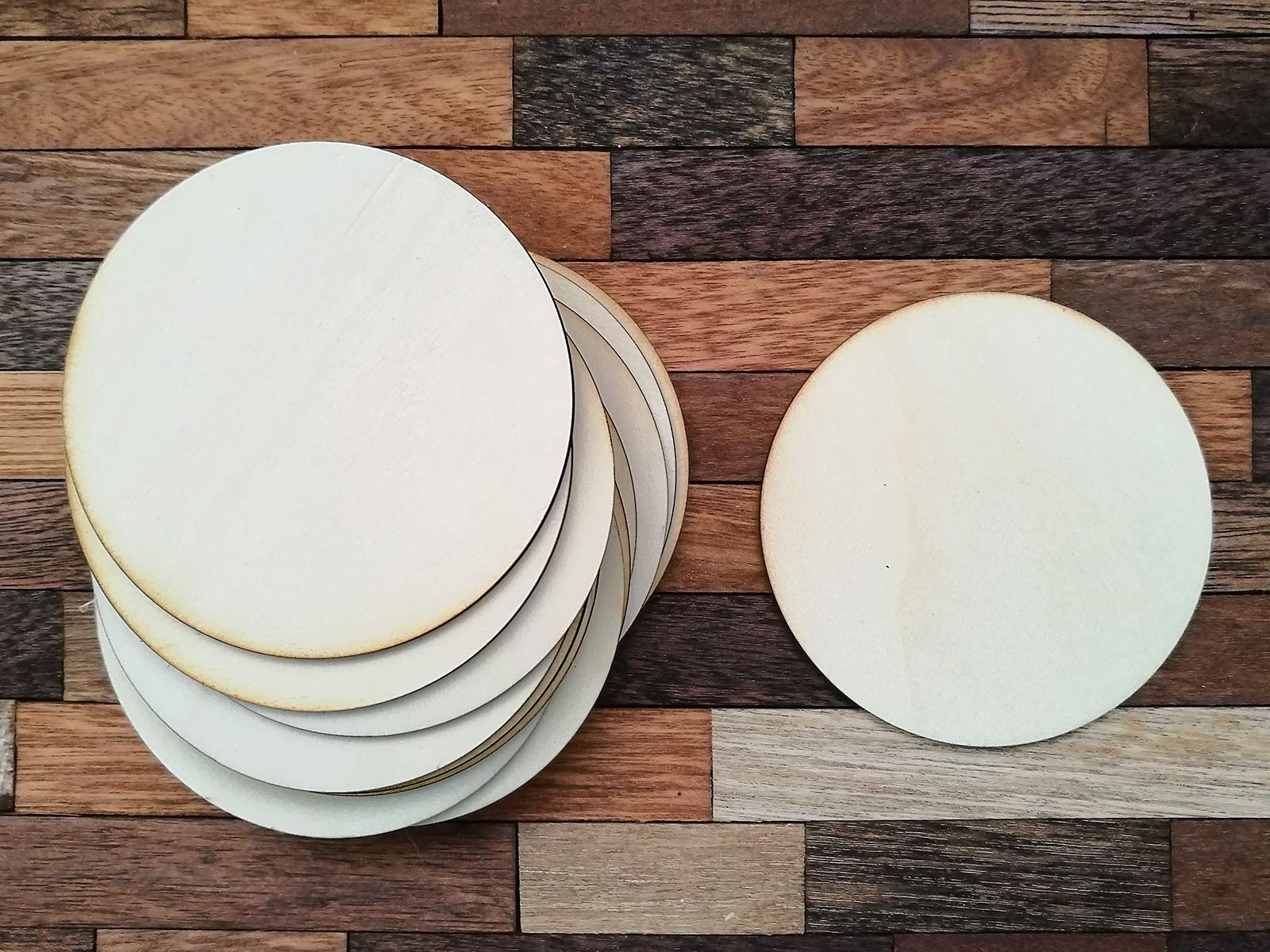 Sottobicchiere rotondo in legno naturale, per tazze da tè, caffè