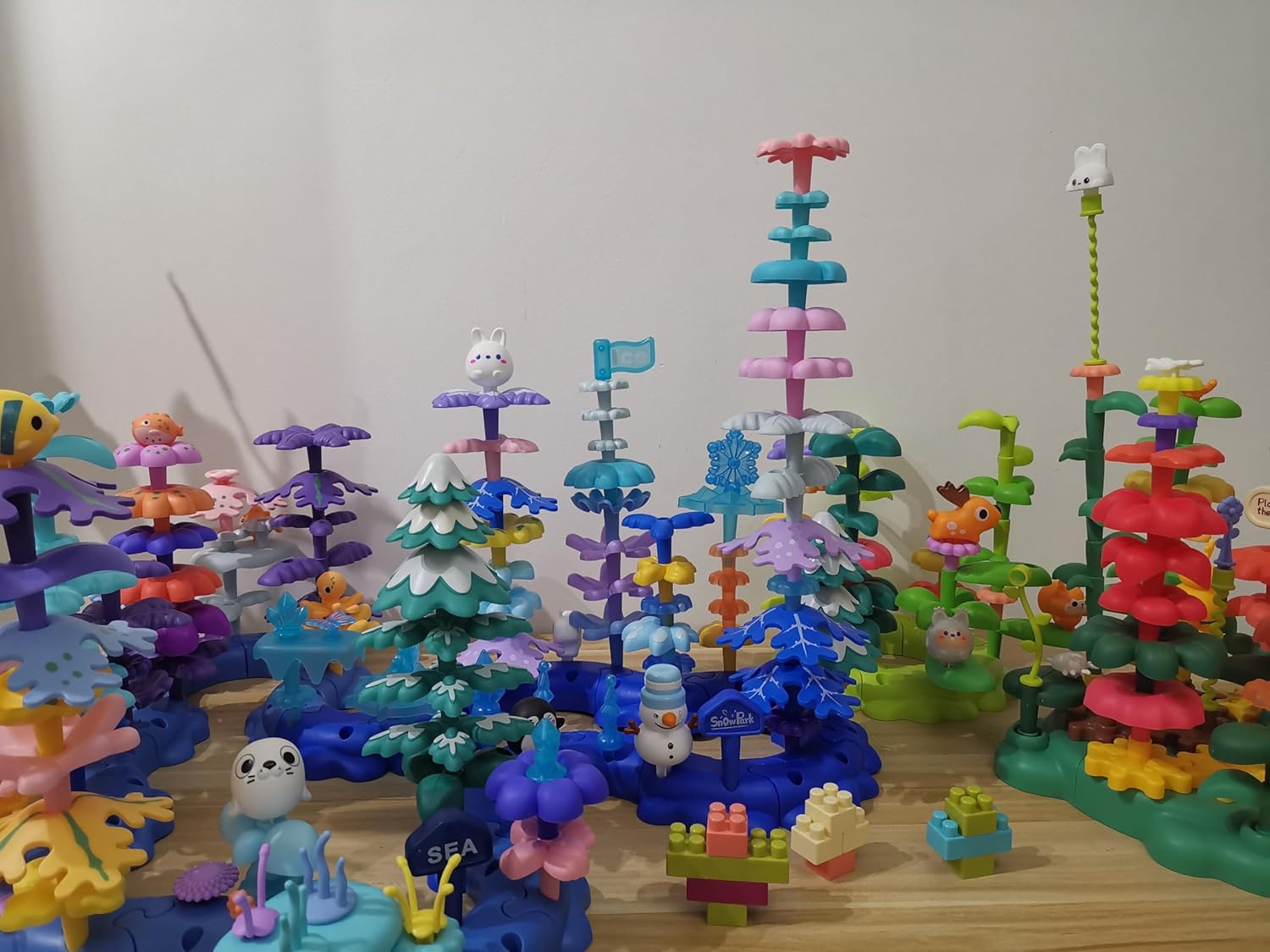 Ultimate Coral Reef STEM Building Set with Storage Box - 136PC Mega Collection, 8+ Sea Creatures for Classroom Learning, Kids Ages 3-6（Ocean-World-L3）