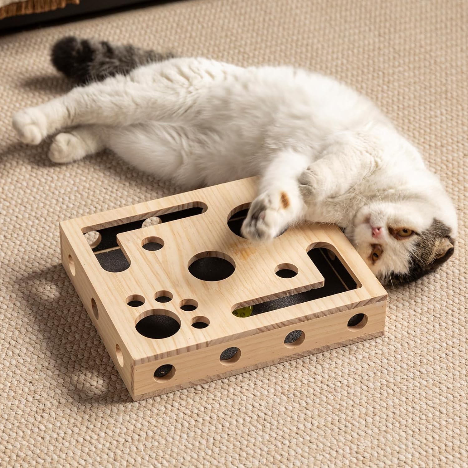Cat Nail File Enrichment Box, Cat Scratch Puzzle Enrichment Box, Nail File Stress Free Alternative to Clippers and Grinders, Sandpaper Inside for Indoor Cats Scratching (Standard Version)