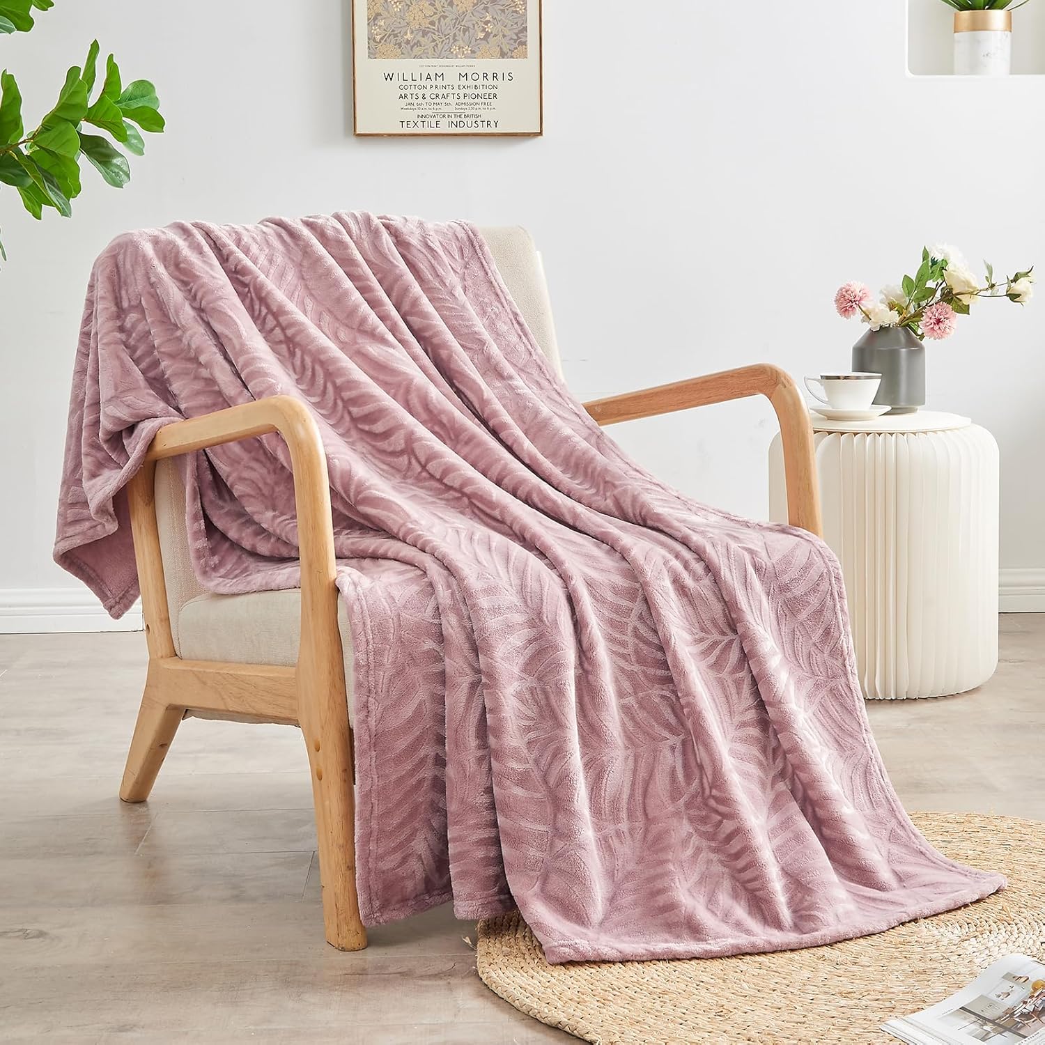 SOCHOW Super Soft Flannel Fleece Bed Blanket, Lightweight Cozy Warm Leaves Textured Plush Blanket as Bedspread Coverlet Bed Cover for All Seasons, 90 x 90 Inches, Dusty Rose