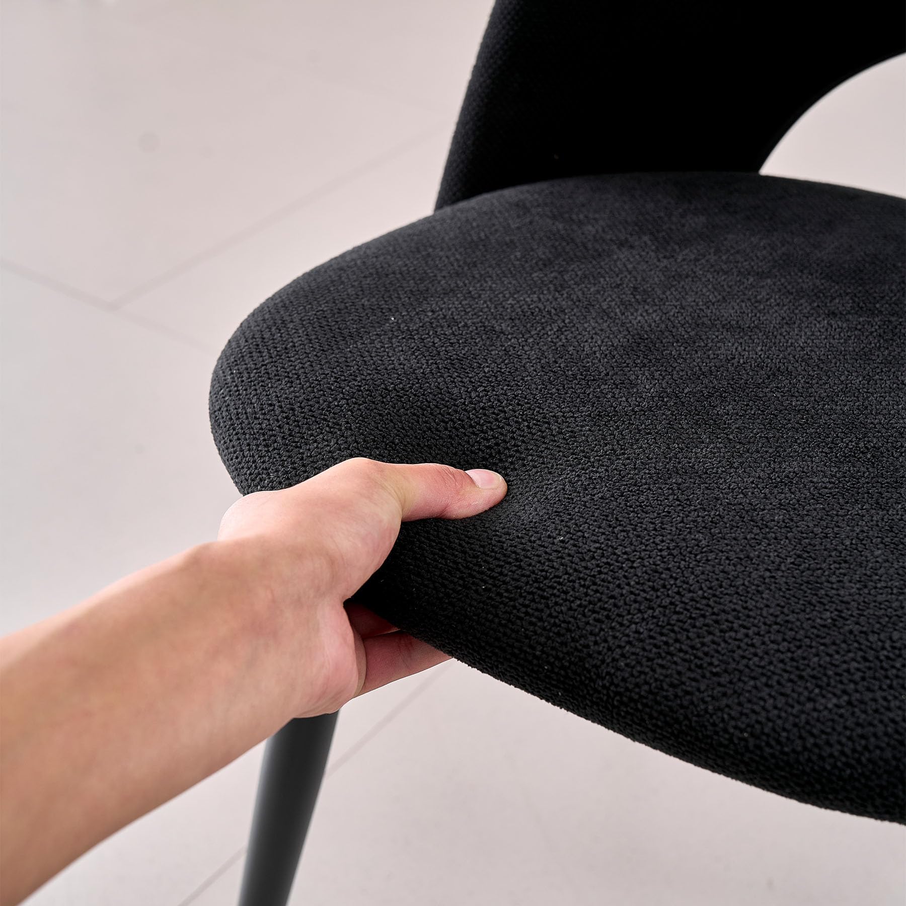Juego de Mesa de Comedor Redonda con 4 Sillas, Conjunto Mesa (Textura de Travertino Amarillo) y Sillas de Comedor para Cocina, Restaurante y Oficina (Negro+Beige)