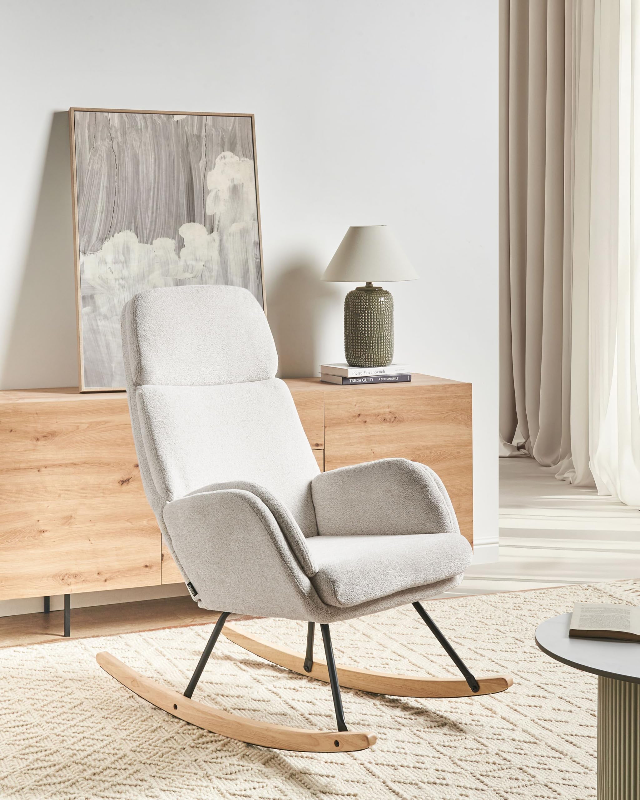 Beliani Silla Mecedora de Tela Asiento de poliéster Patas de Metal Patines de Madera diseño Moderno Blanco Crema Kvelia