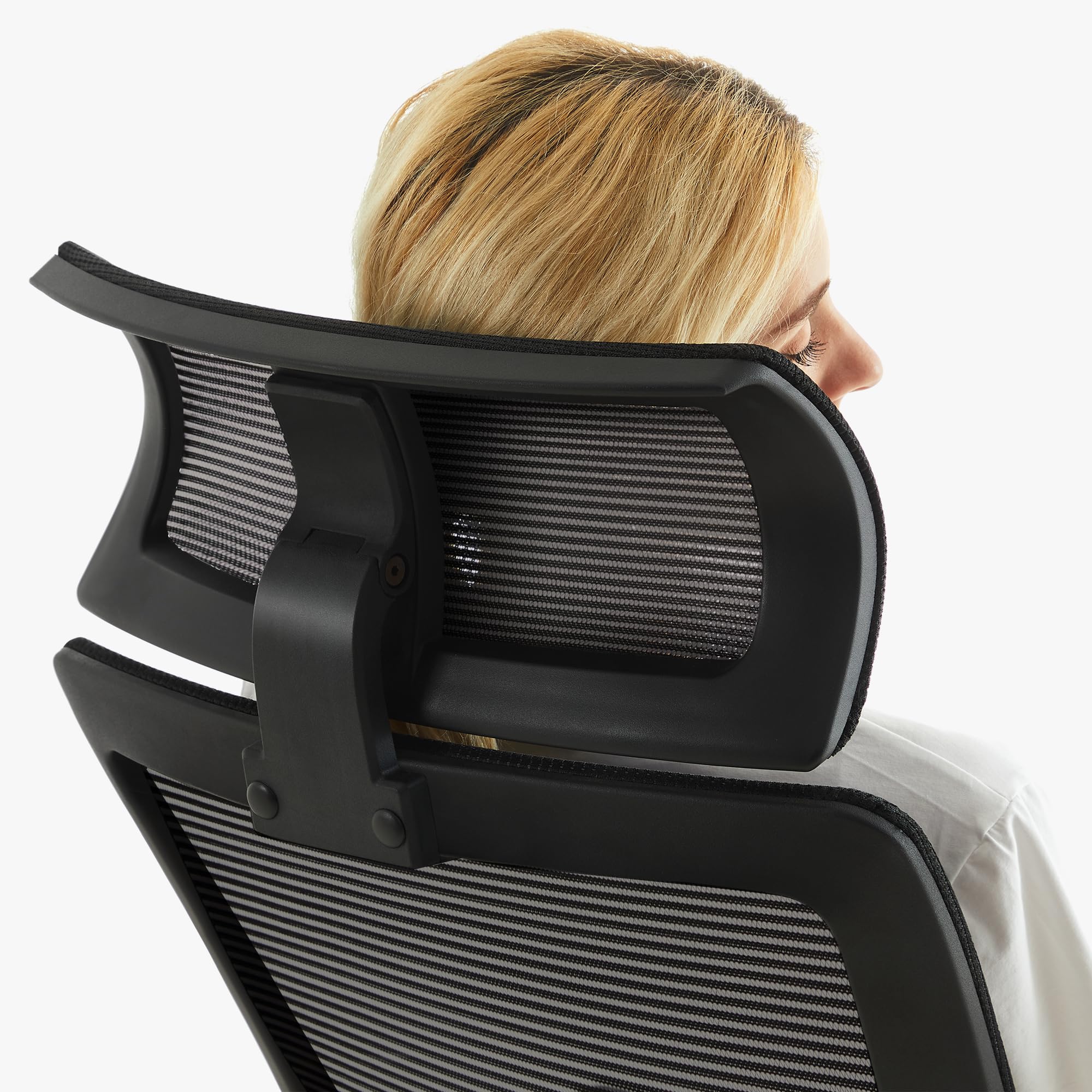 SONGMICS Sedia da Ufficio Ergonomica, Poltrona in Rete con Schienale Alto, Girevole a 360°, Schienale Regolabile Bloccabile a 90° 105° 120°, Supporto Lombare, Nero OBN55BK